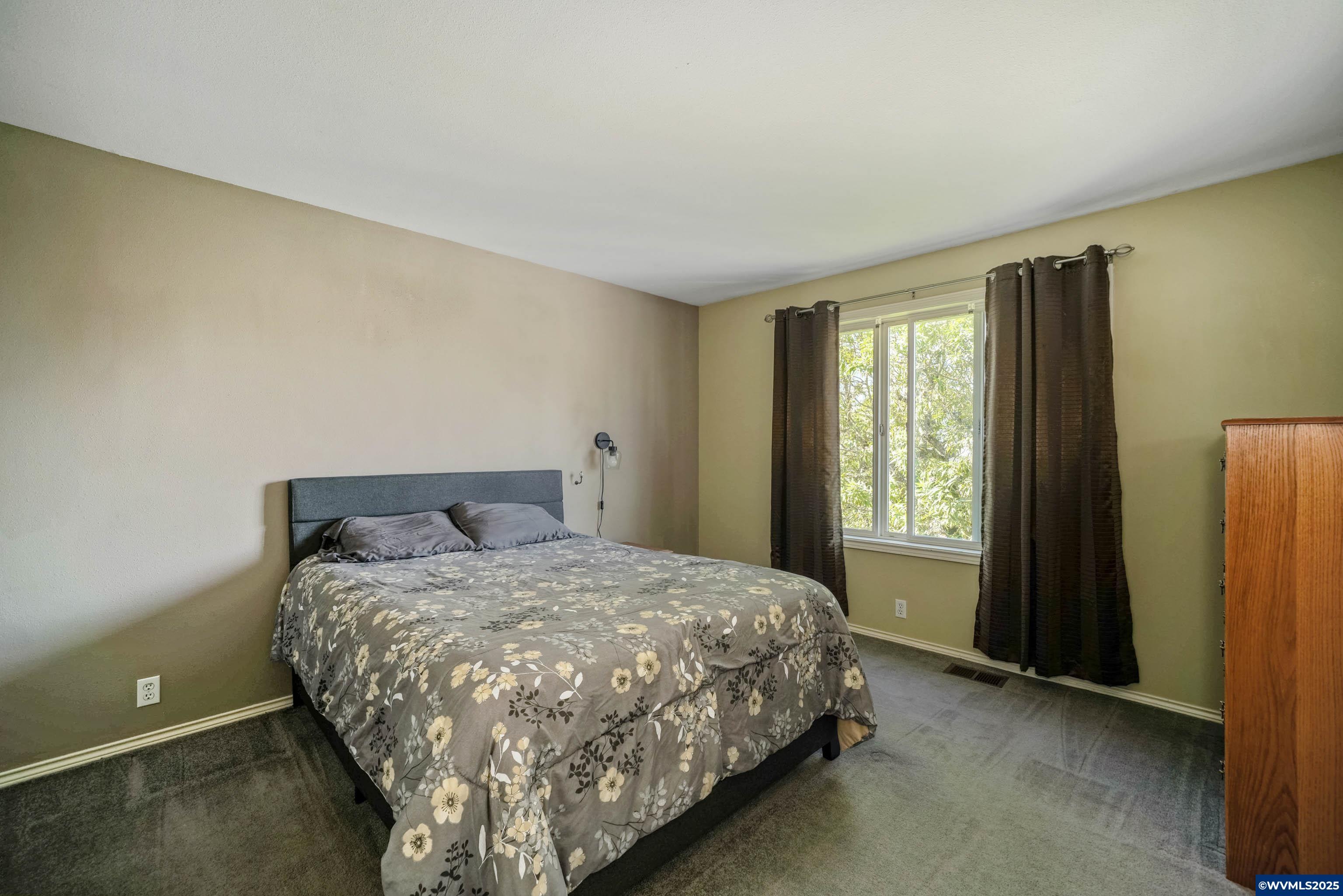 Mcminnville, Oregon, 97128, United States, 3 Bedrooms Bedrooms, ,3 BathroomsBathrooms,Residential,For Sale,1949725