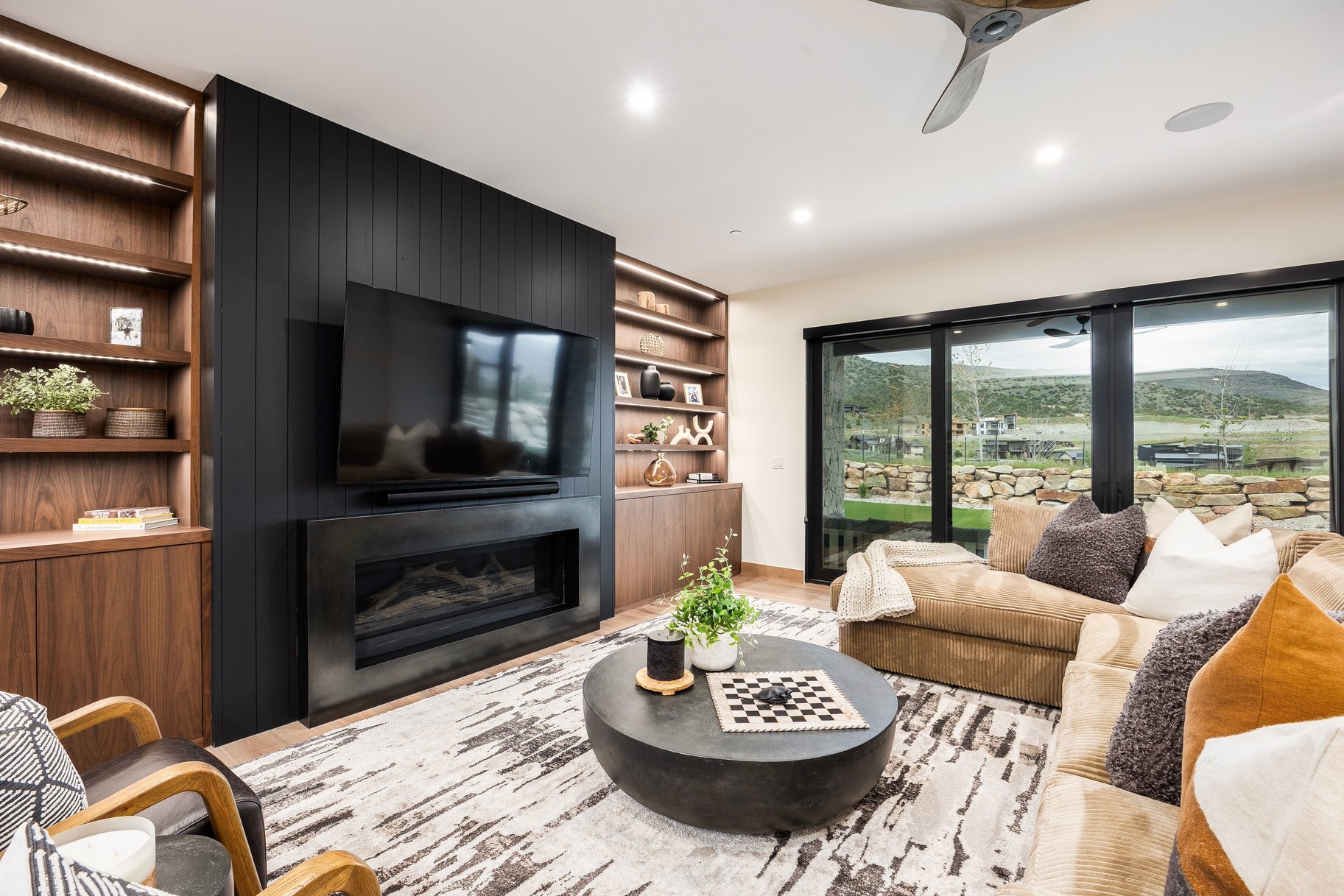  New Mountain Contemporary Home on Rare Double Lot with Timp Views - 物件實景