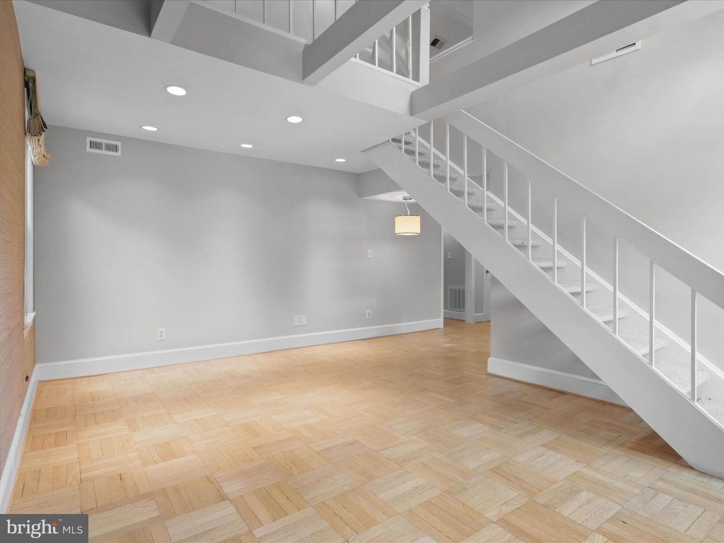 Washington, District of Columbia, 20008, United States, 2 Bedrooms Bedrooms, ,1 BathroomBathrooms,Residential,For Sale,1875463
