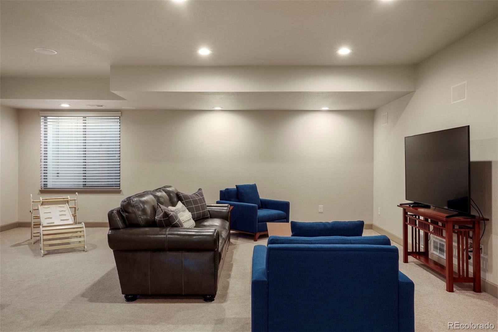 Lakewood, Colorado, 80228, United States, 4 Bedrooms Bedrooms, ,3 BathroomsBathrooms,Residential,For Sale,1791587
