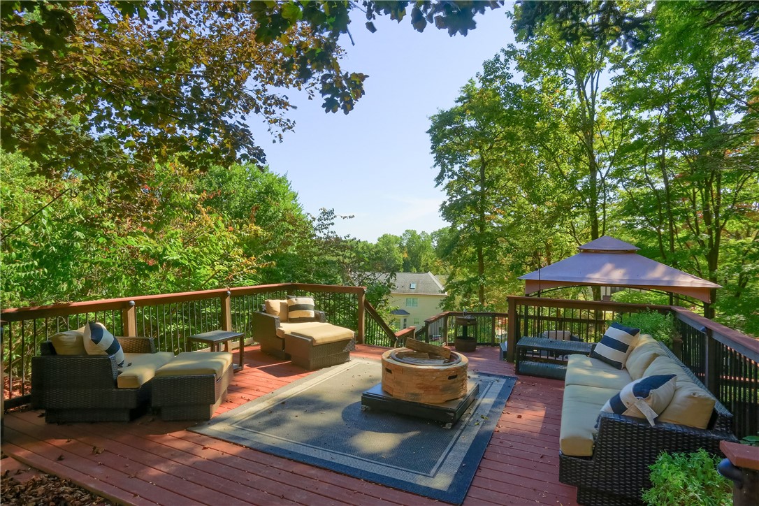 Pine Twp, Pennsylvania, 15044, United States, 4 Bedrooms Bedrooms, ,3 BathroomsBathrooms,Residential,For Sale,1951267