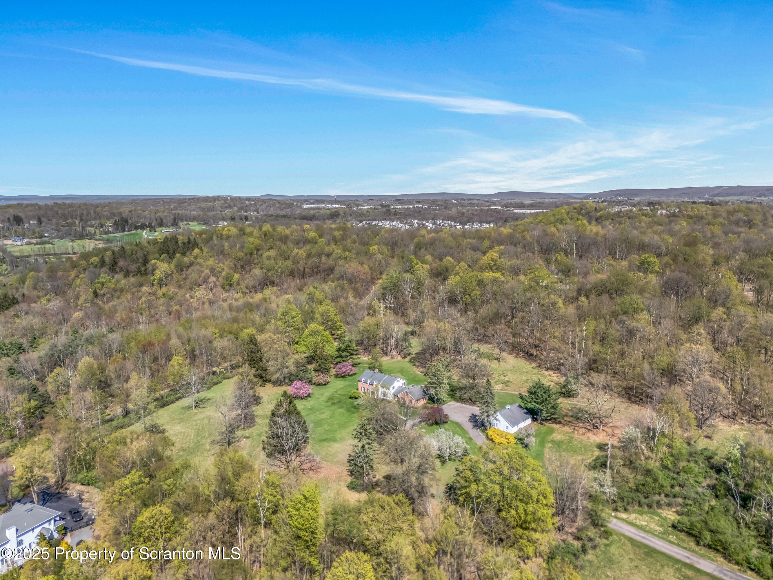 Clarks Summit, Pennsylvania, 18411, United States, 5 Bedrooms Bedrooms, ,4 BathroomsBathrooms,Residential,For Sale,1971485