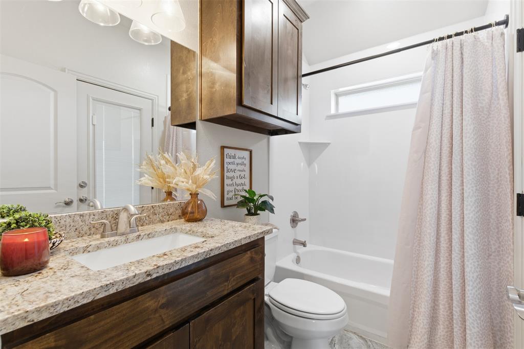 Grandview, Texas, 76050, United States, 4 Bedrooms Bedrooms, ,3 BathroomsBathrooms,Residential,For Sale,1991534