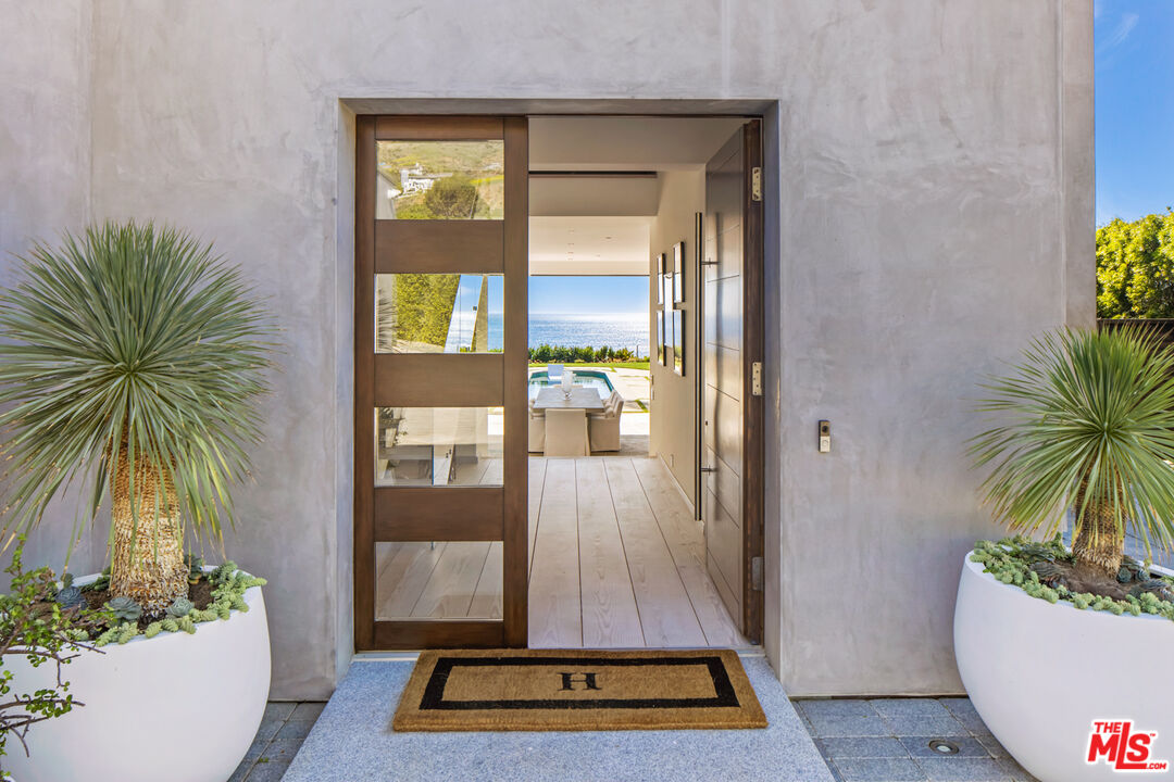 Malibu, California, 90265, United States, 3 Bedrooms Bedrooms, ,4 BathroomsBathrooms,Residential,For Sale,1746173