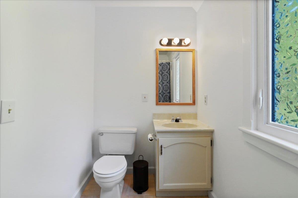 Mcgaheysville, Virginia, 22840, United States, 4 Bedrooms Bedrooms, ,4 BathroomsBathrooms,Residential,For Sale,1877155