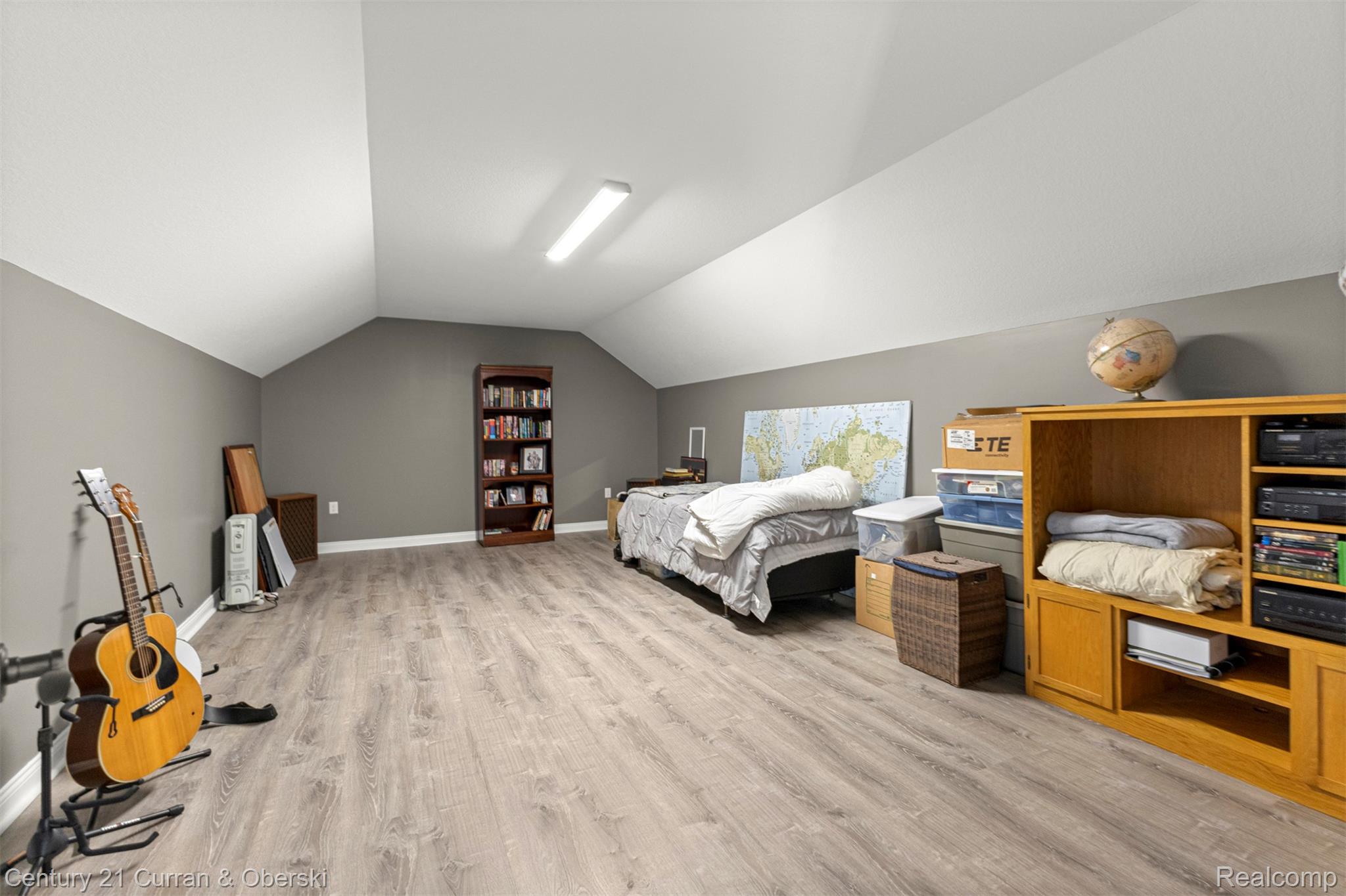 Monroe, Michigan, 48161, United States, 4 Bedrooms Bedrooms, ,3 BathroomsBathrooms,Residential,For Sale,1995376