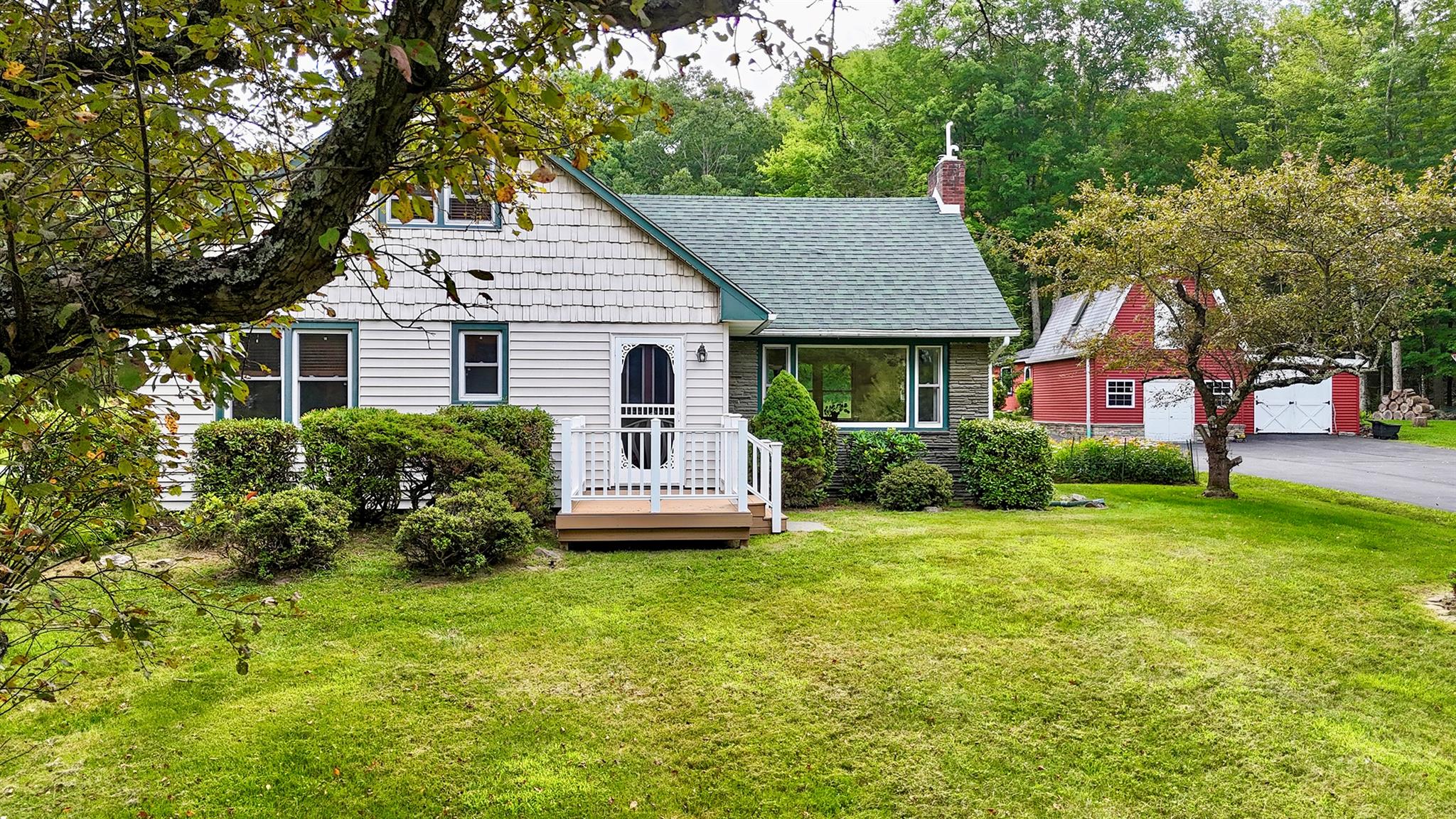 Fallsburg, New York, 12779, United States, 4 Bedrooms Bedrooms, ,2 BathroomsBathrooms,Residential,For Sale,1908547