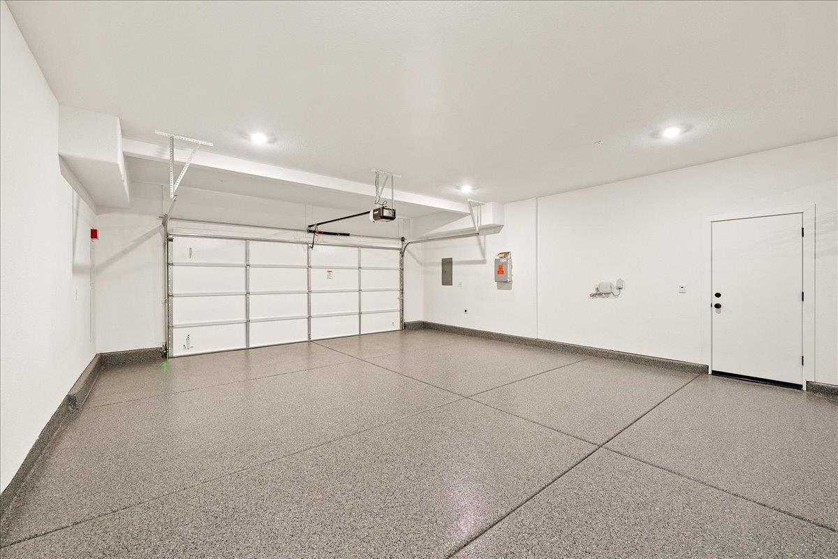 Roseville, California, 95747, United States, 5 Bedrooms Bedrooms, ,4 BathroomsBathrooms,Residential,For Sale,1998705