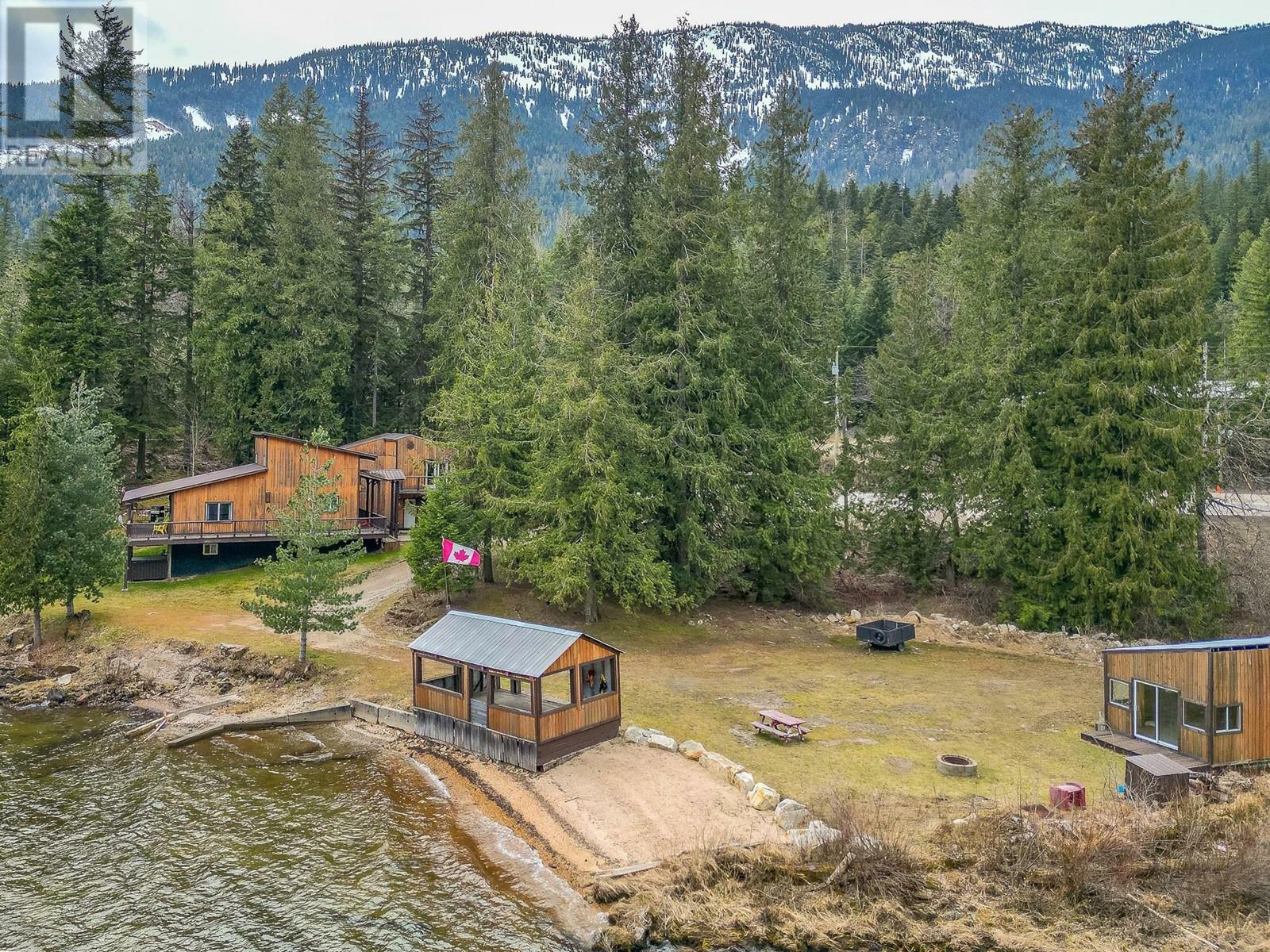 REVELSTOKE, British Columbia, V0E 2S0, CA, 4 Bedrooms Bedrooms, ,2 BathroomsBathrooms,Residential,For Sale,1838033