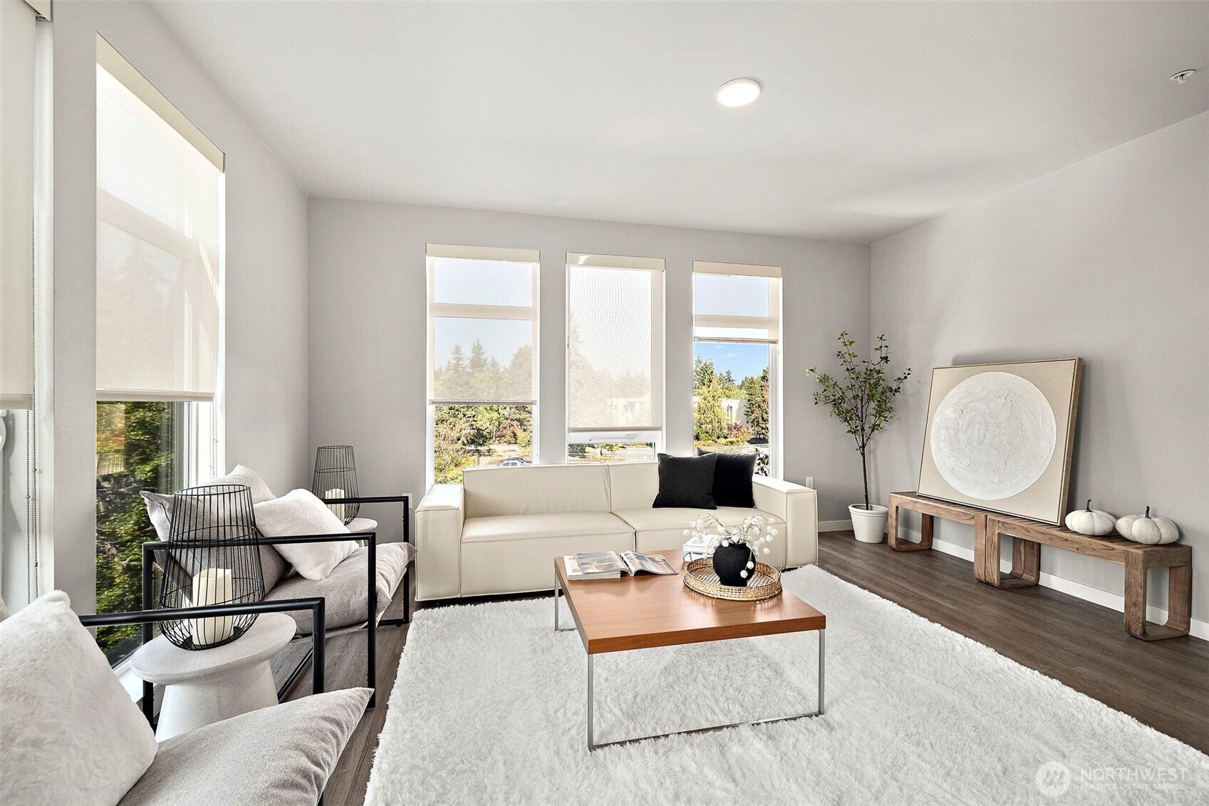 Bellevue, Washington, 98004, United States, 2 Bedrooms Bedrooms, ,1 BathroomBathrooms,Residential,For Sale,1975057