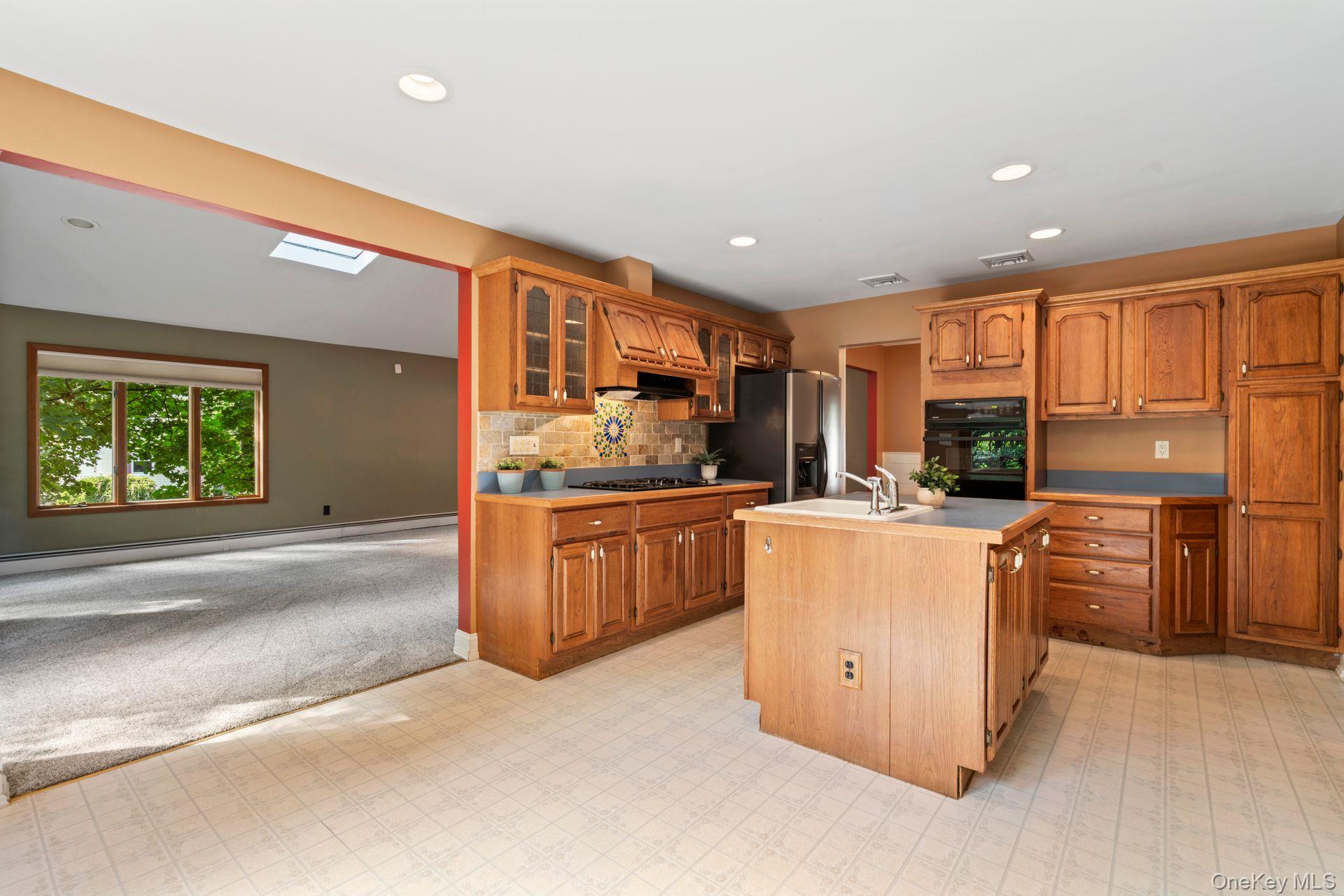 East Northport, New York, 11731, United States, 3 Bedrooms Bedrooms, ,2 BathroomsBathrooms,Residential,For Sale,1942269