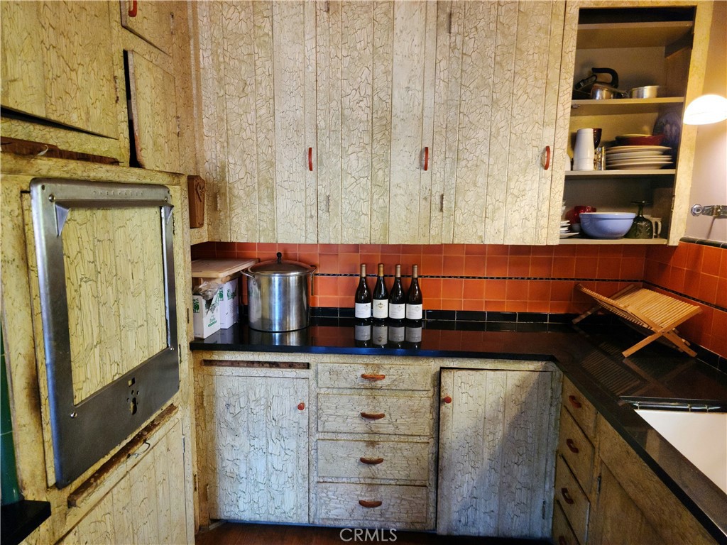 Riverside, California, 92501, United States, 4 Bedrooms Bedrooms, ,2 BathroomsBathrooms,Residential,For Sale,1966223