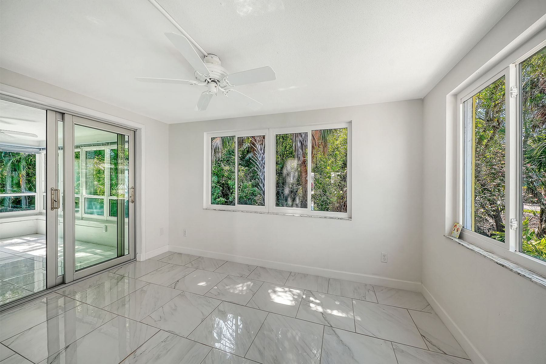  SPANISH MAIN YACHT CLUB CONDO - 物件實景