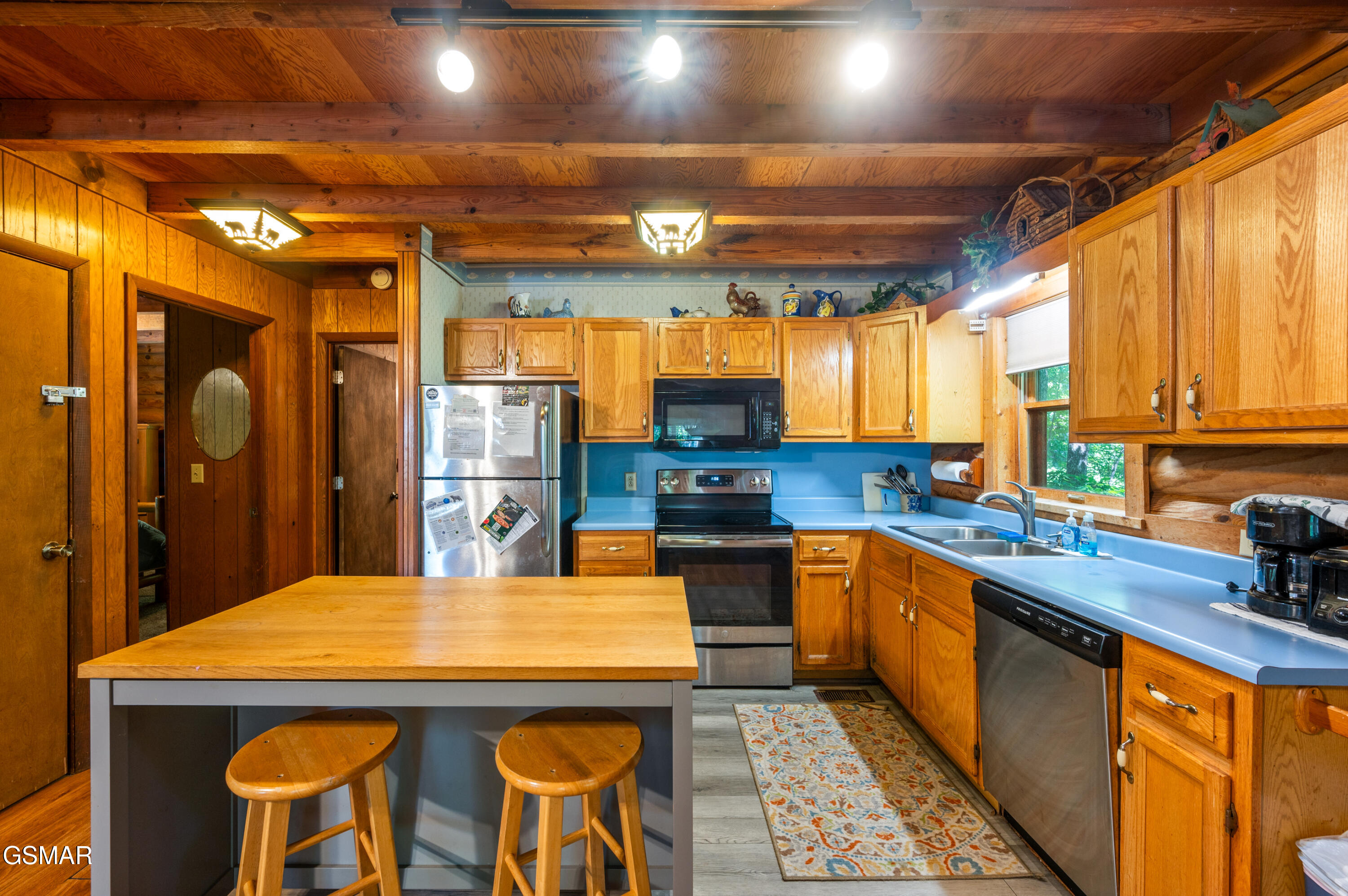 Gatlinburg, Tennessee, 37738, United States, 2 Bedrooms Bedrooms, ,2 BathroomsBathrooms,Residential,For Sale,1975826