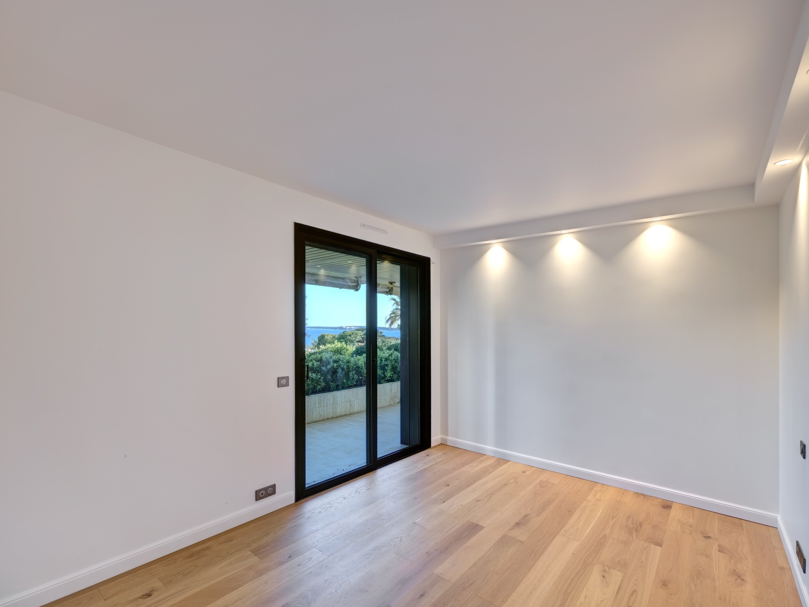  Cannes Croix des Gardes luxury duplex apartment with sea view and private garden - 物件實景