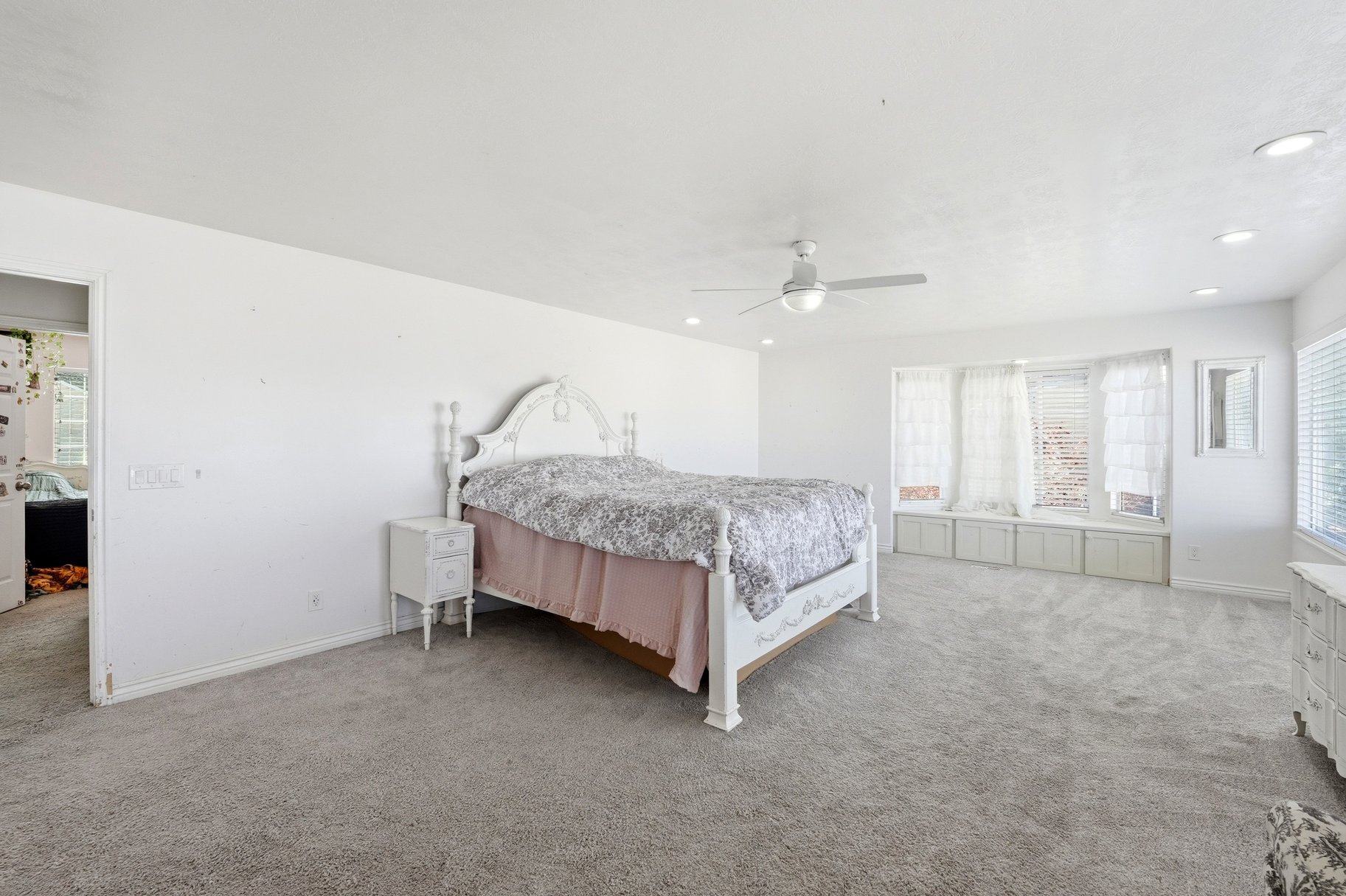 Soaring Views & Endless Potential on Draper