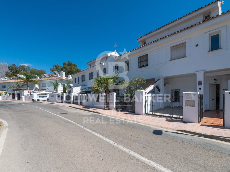 Marbella, Andalusia, ES, 3 Bedrooms Bedrooms, ,3 BathroomsBathrooms,Residential,For Sale,1767778