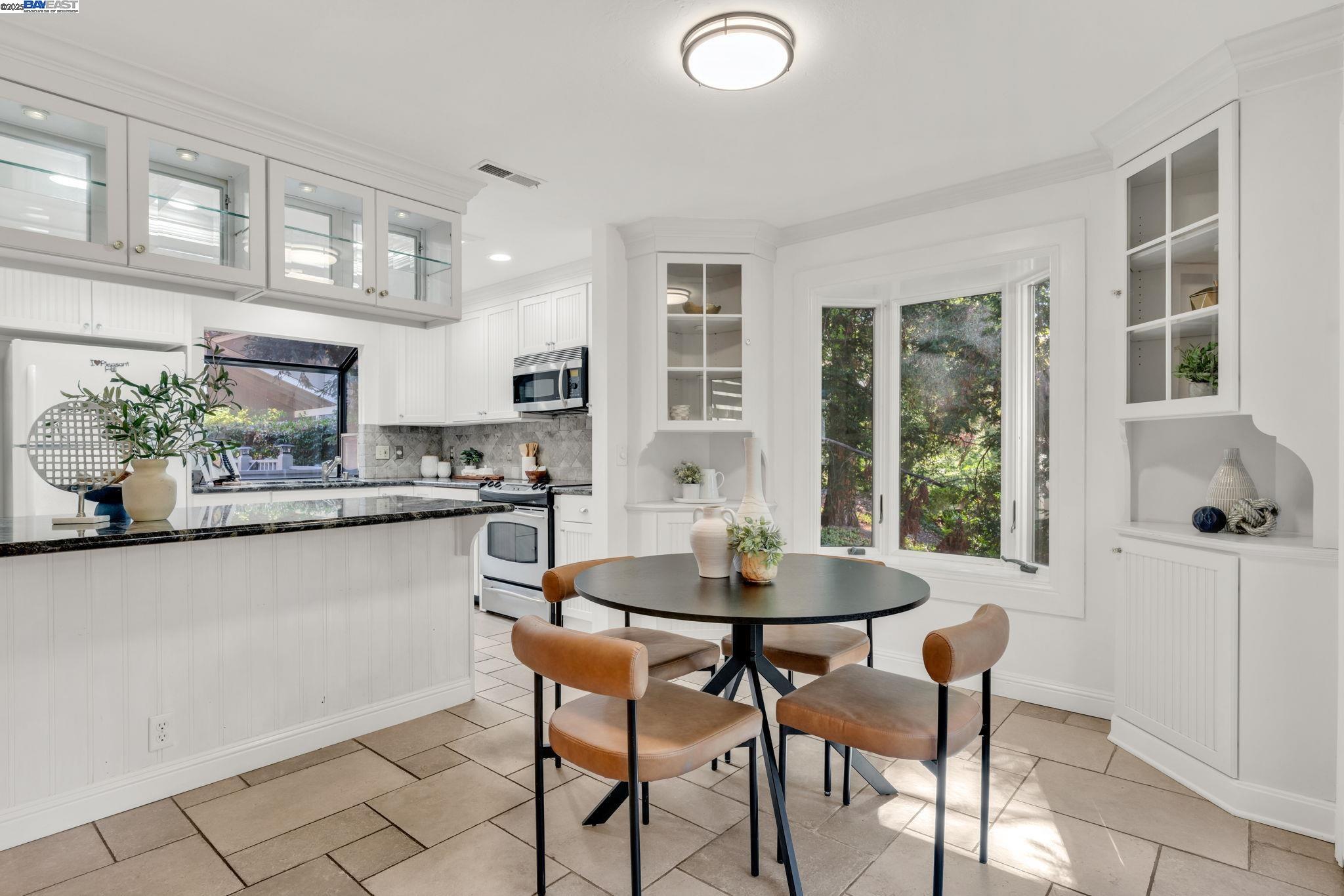 Pleasant Hill, California, 94523, United States, 4 Bedrooms Bedrooms, ,2 BathroomsBathrooms,Residential,For Sale,1991130