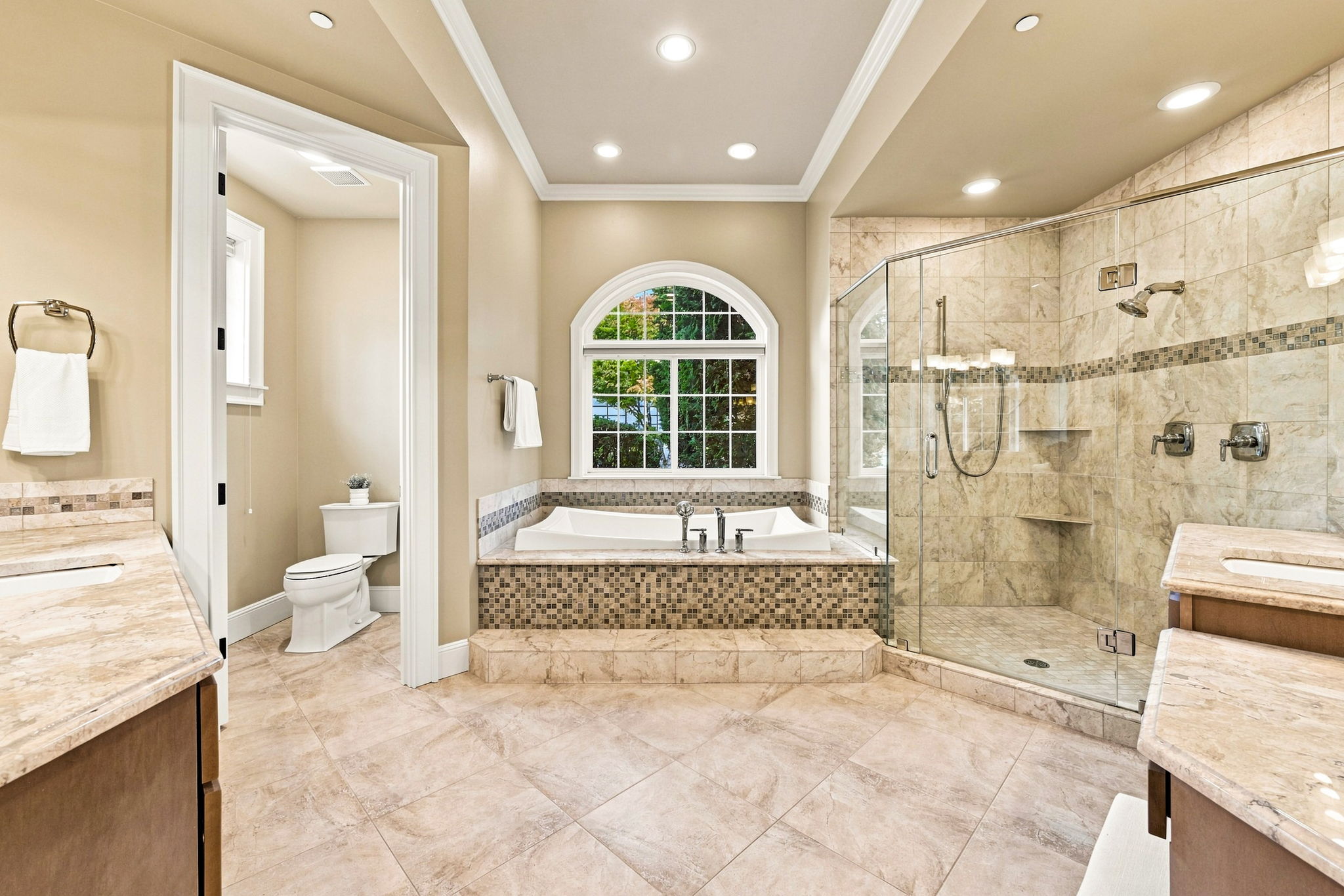  9671 Evergreen Drive, Bellevue, WA 98004 - 物件實景