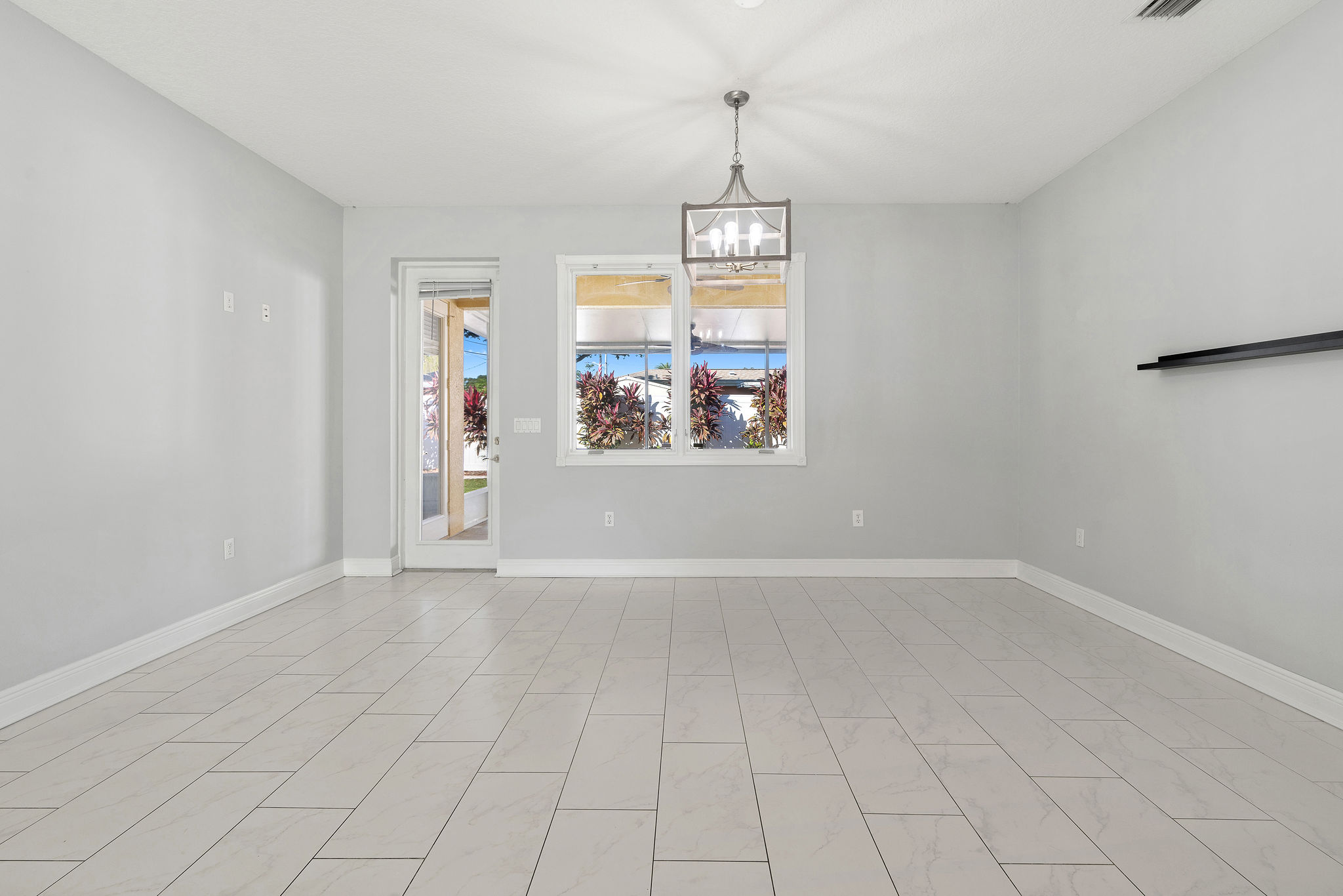 Largo, Florida, 33771, United States, 5 Bedrooms Bedrooms, ,3 BathroomsBathrooms,Residential,For Sale,1980944