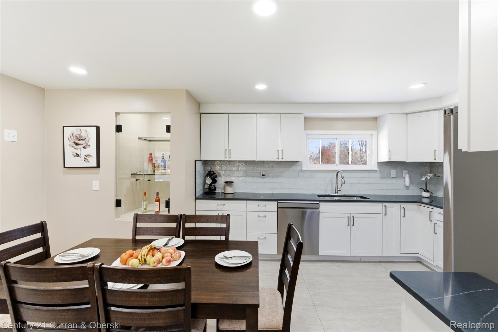 Brownstown Charter Township, Michigan, 48174, United States, 3 Bedrooms Bedrooms, ,2 BathroomsBathrooms,Residential,For Sale,1996649