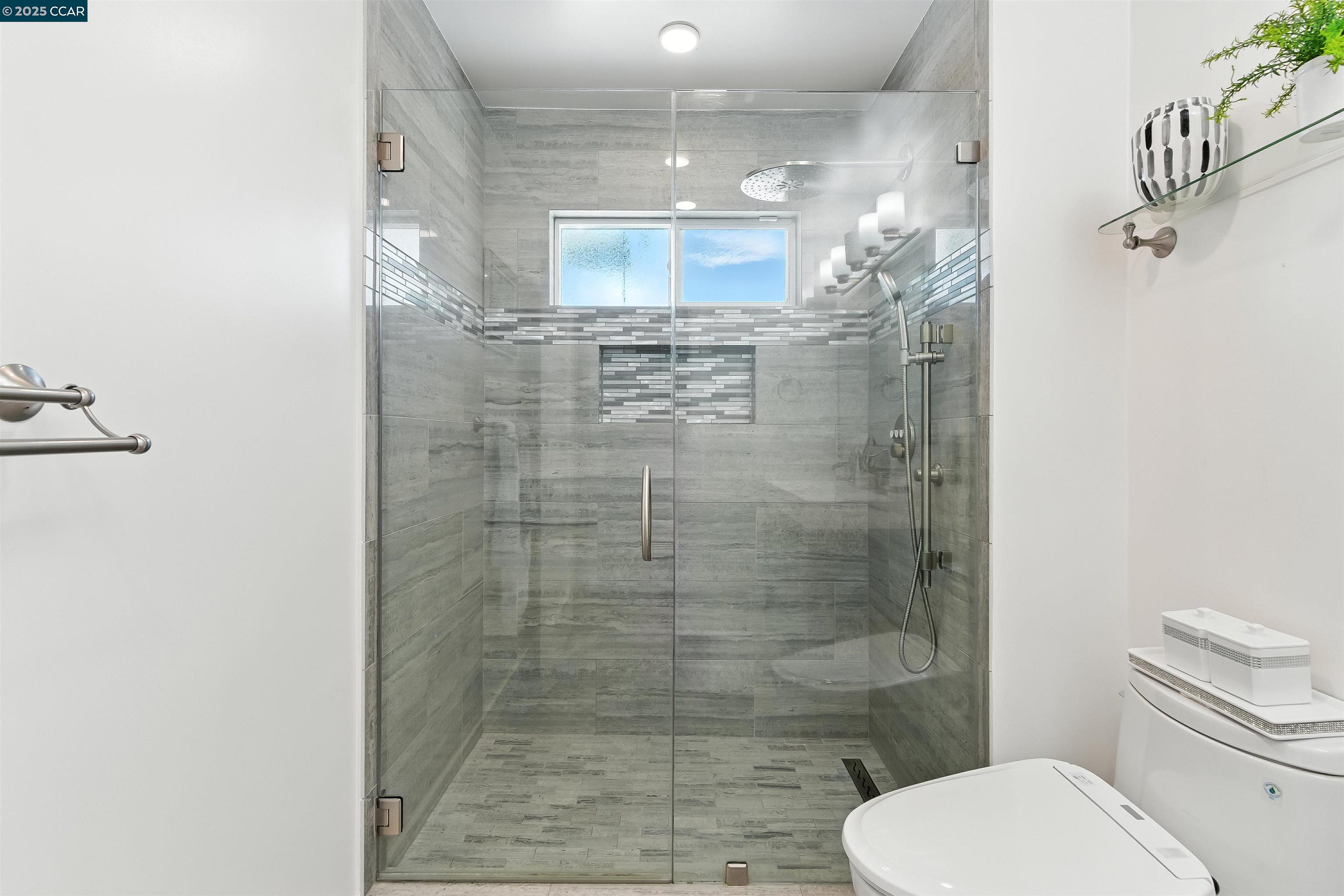 Vallejo, California, 94589, United States, 3 Bedrooms Bedrooms, ,2 BathroomsBathrooms,Residential,For Sale,1917421