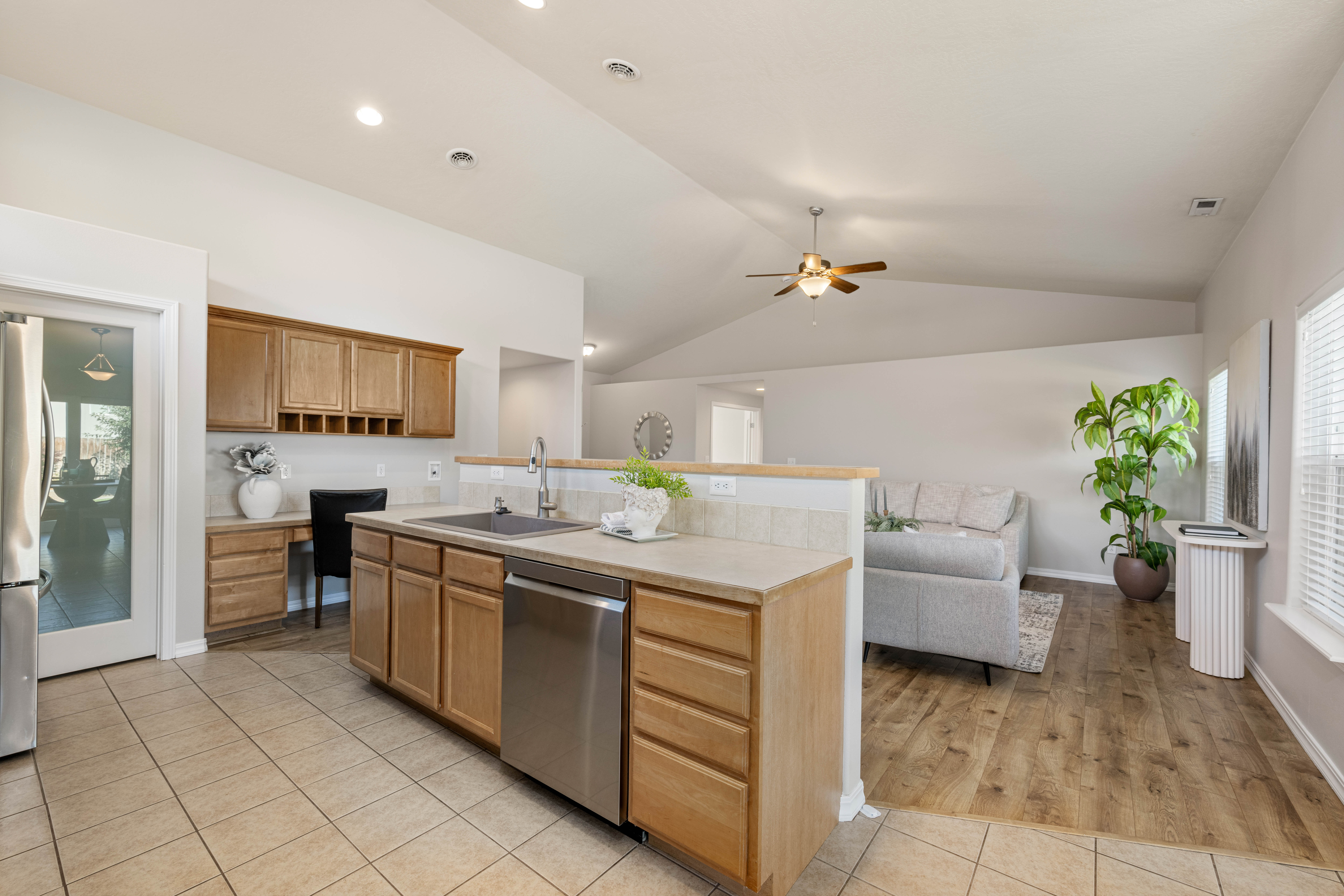  Move In Ready No HOA - 物件實景