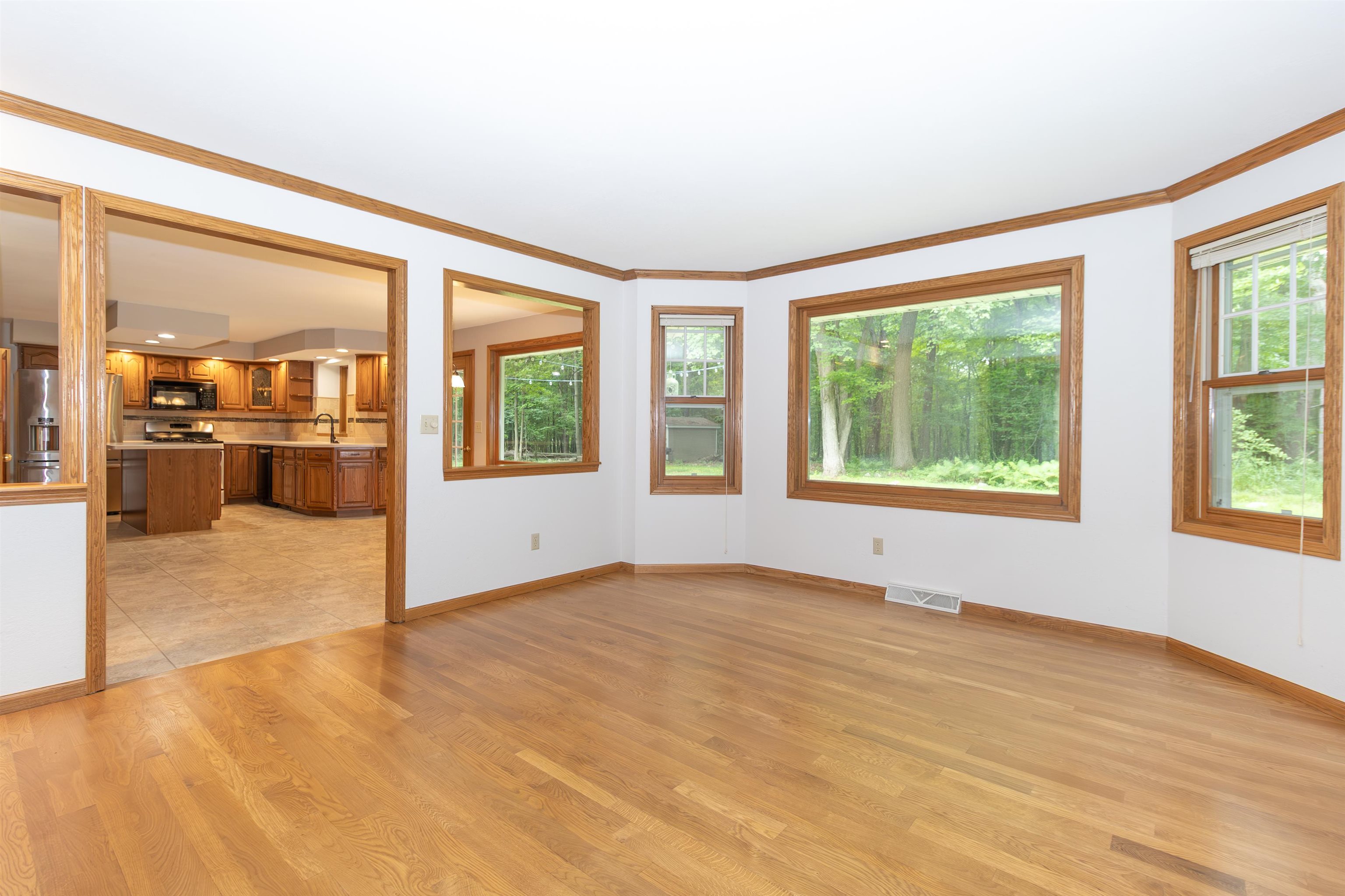 WAUPACA, Wisconsin, 54981, United States, 4 Bedrooms Bedrooms, ,3 BathroomsBathrooms,Residential,For Sale,1913222