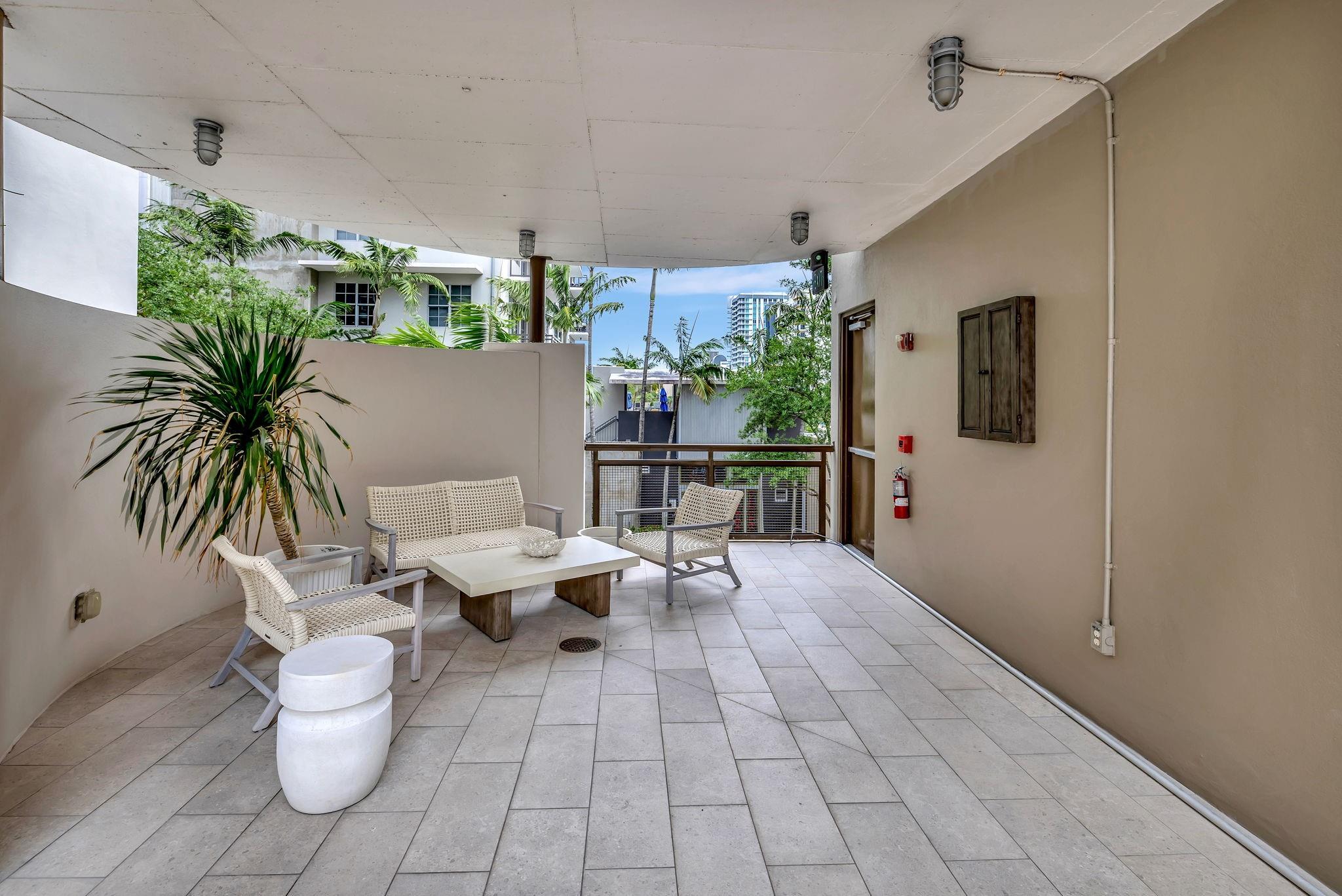 Fort Lauderdale, Florida, 33301, United States, 2 Bedrooms Bedrooms, ,2 BathroomsBathrooms,Residential,For Sale,1921880