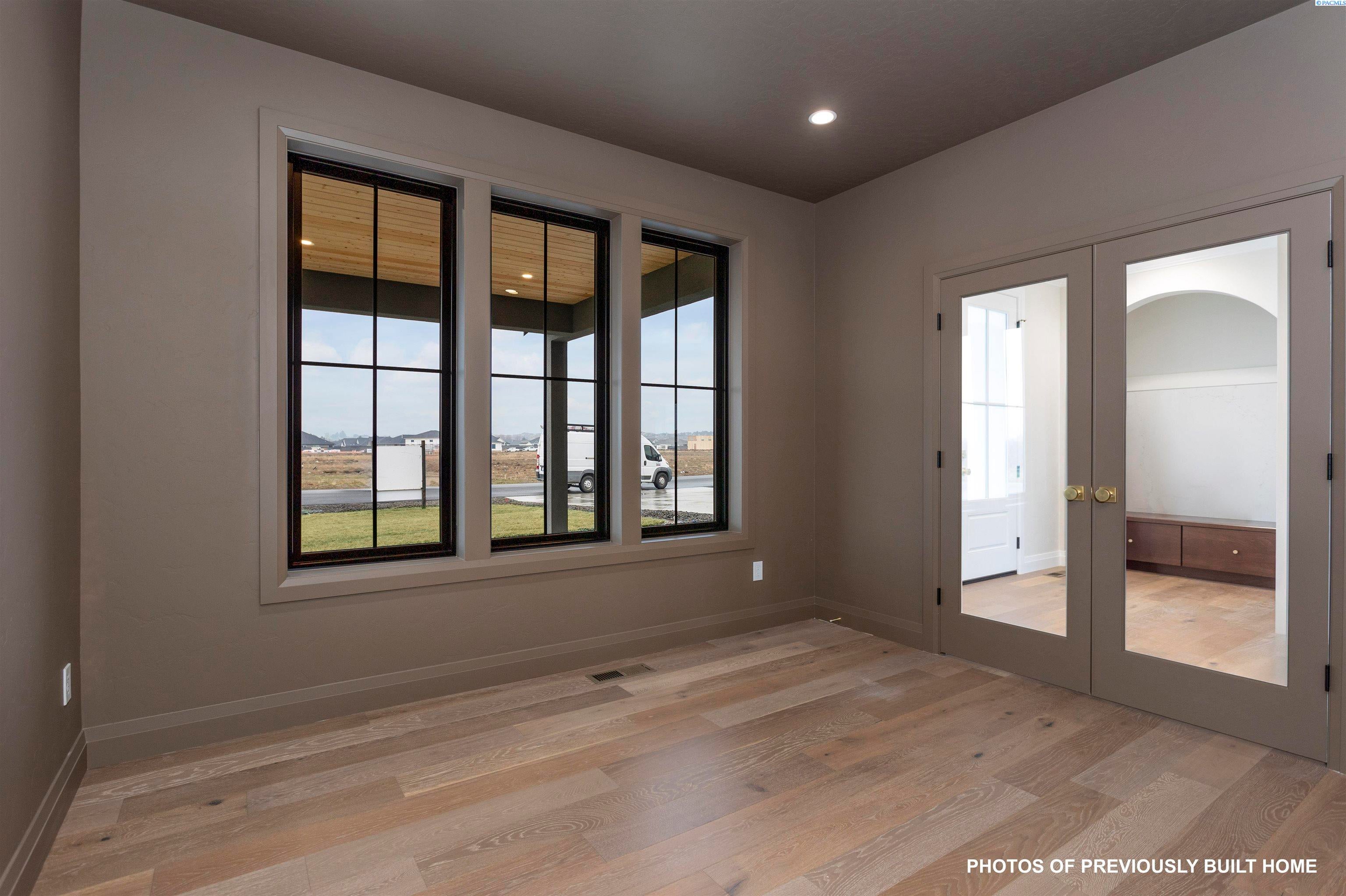 Pasco, Washington, 99301, United States, 4 Bedrooms Bedrooms, ,3 BathroomsBathrooms,Residential,For Sale,1982382