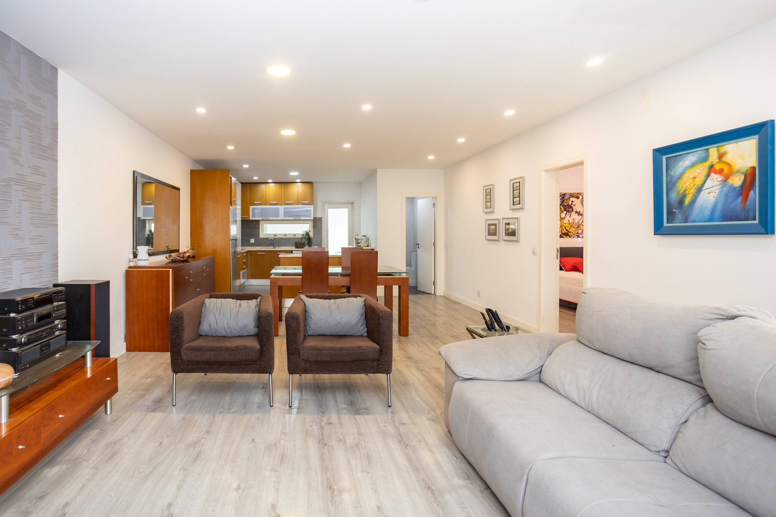 Loures, Lisbon, 2670-560, PT, 5 Bedrooms Bedrooms, ,3 BathroomsBathrooms,Residential,For Sale,1989673