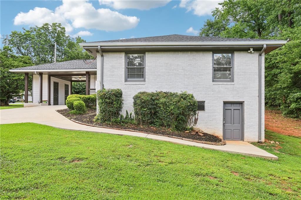 Decatur, Georgia, 30033, United States, 3 Bedrooms Bedrooms, ,2 BathroomsBathrooms,Residential,For Sale,1895989