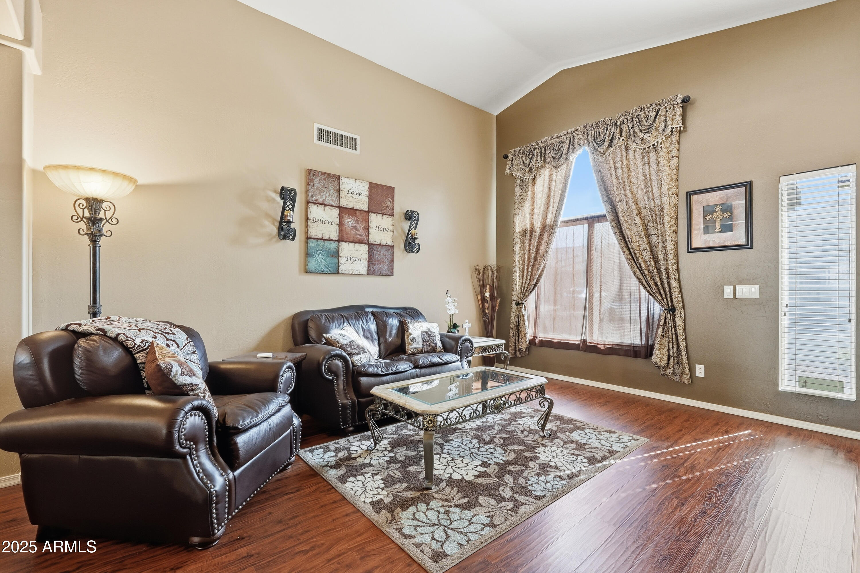 Phoenix, Arizona, 85024, United States, 3 Bedrooms Bedrooms, ,2 BathroomsBathrooms,Residential,For Sale,1995544