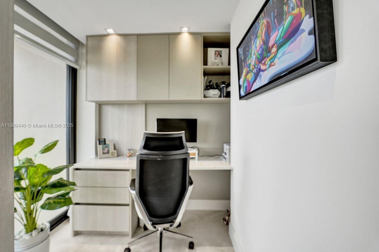 Aventura, Florida, 33180, United States, 4 Bedrooms Bedrooms, ,3 BathroomsBathrooms,Residential,For Sale,1989570