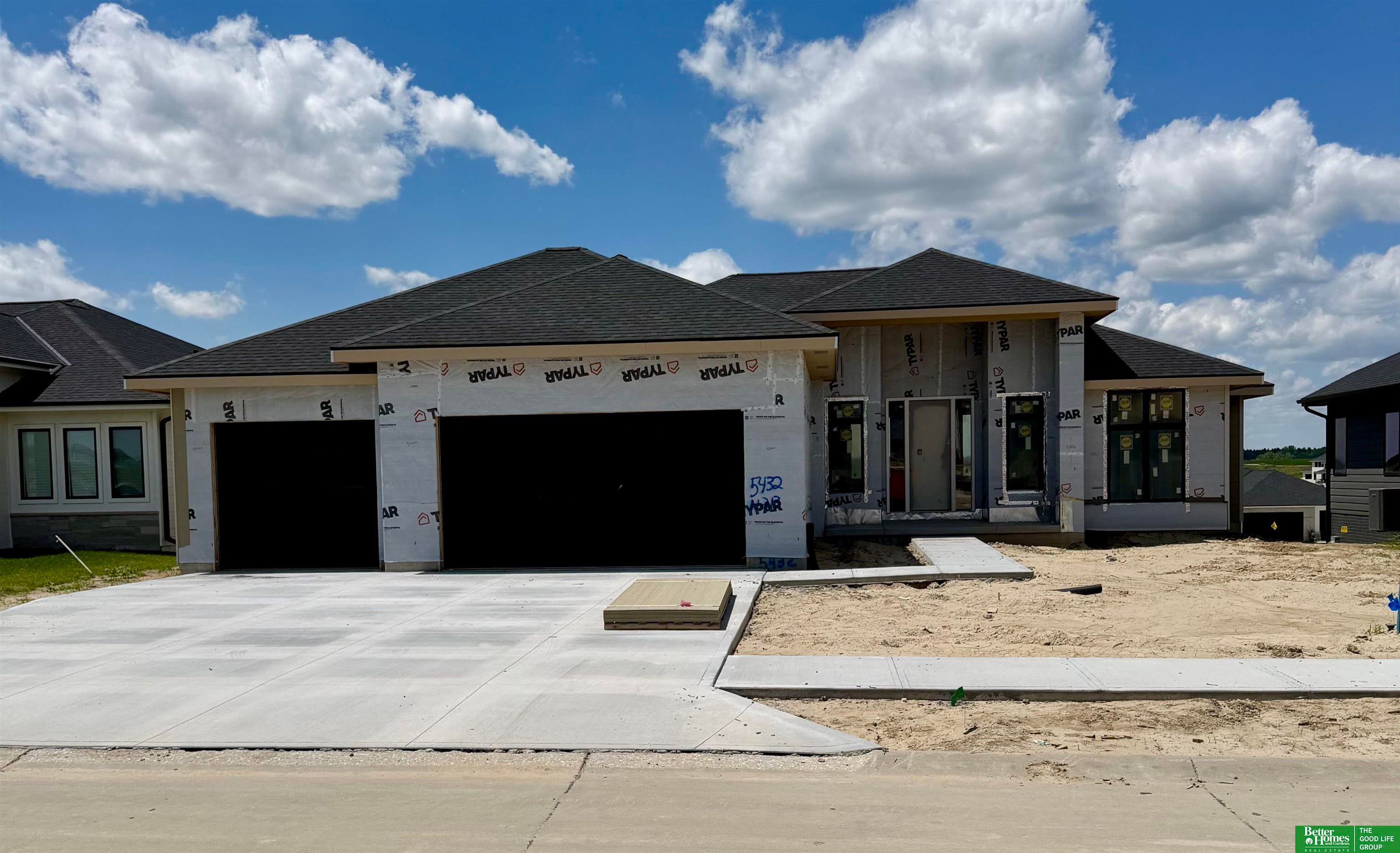 213th St, Elkhorn, NE 68022