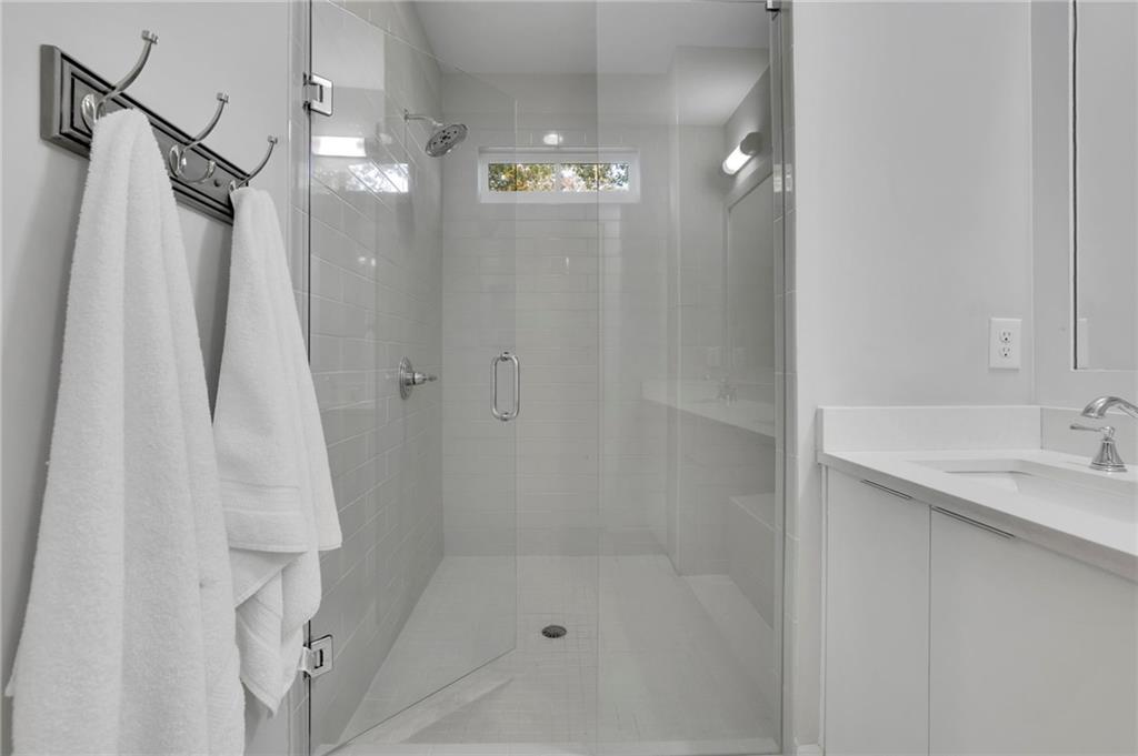 Atlanta, Georgia, 30316, United States, 2 Bedrooms Bedrooms, ,4 BathroomsBathrooms,Residential,For Sale,2007834