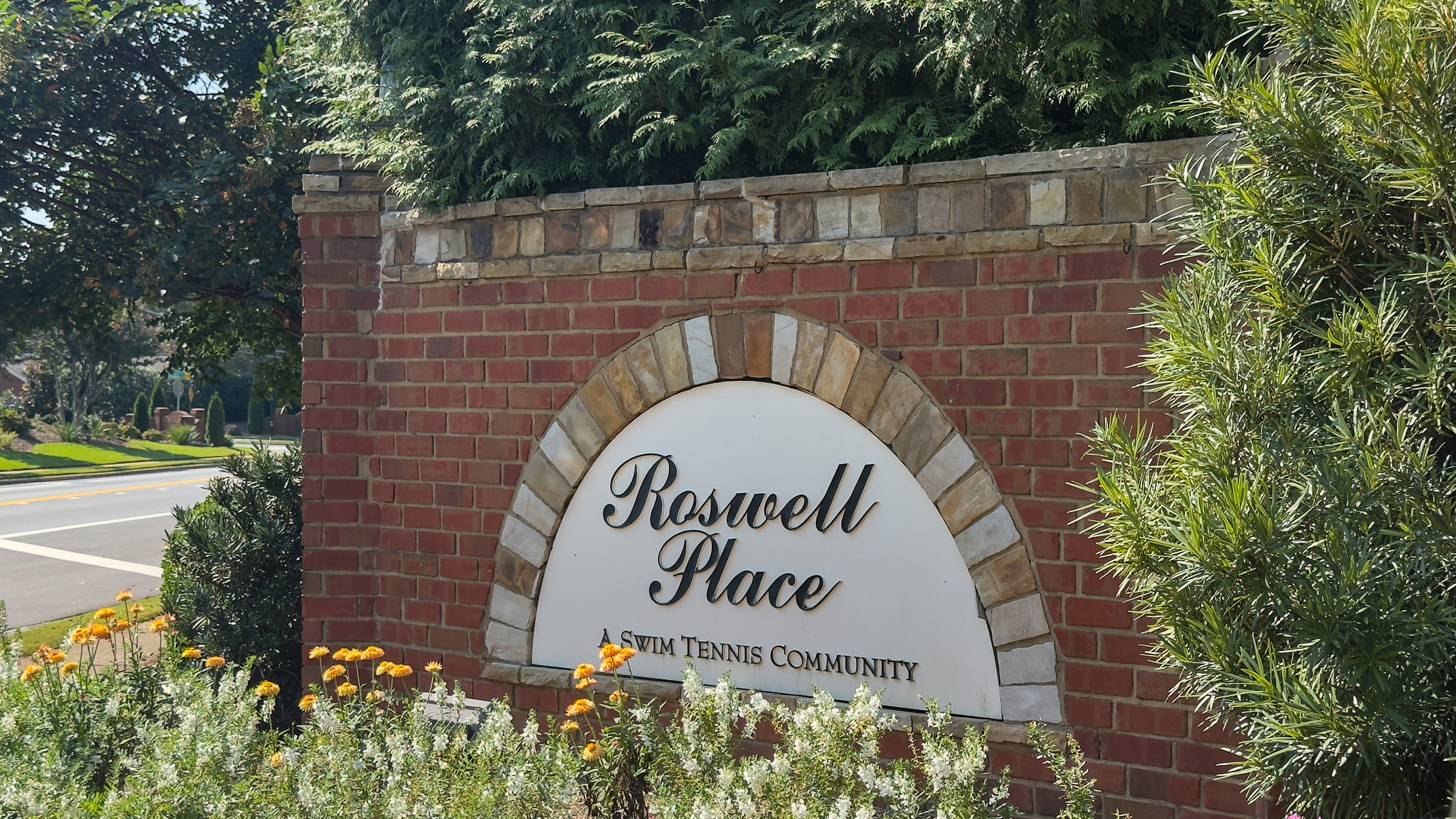 Beautifully Maintained Brick Home on Quiet Cul-de-sac Near Downtown Roswell - 物件實景