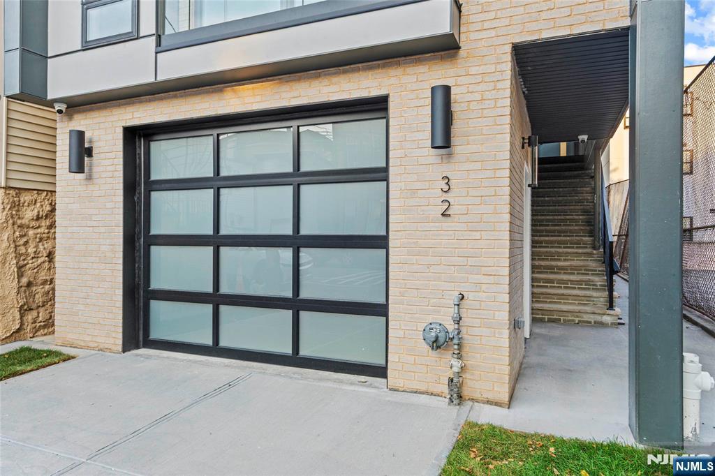 Jersey City, New Jersey, 07307, United States, 3 Bedrooms Bedrooms, ,3 BathroomsBathrooms,Residential,For Sale,2002133