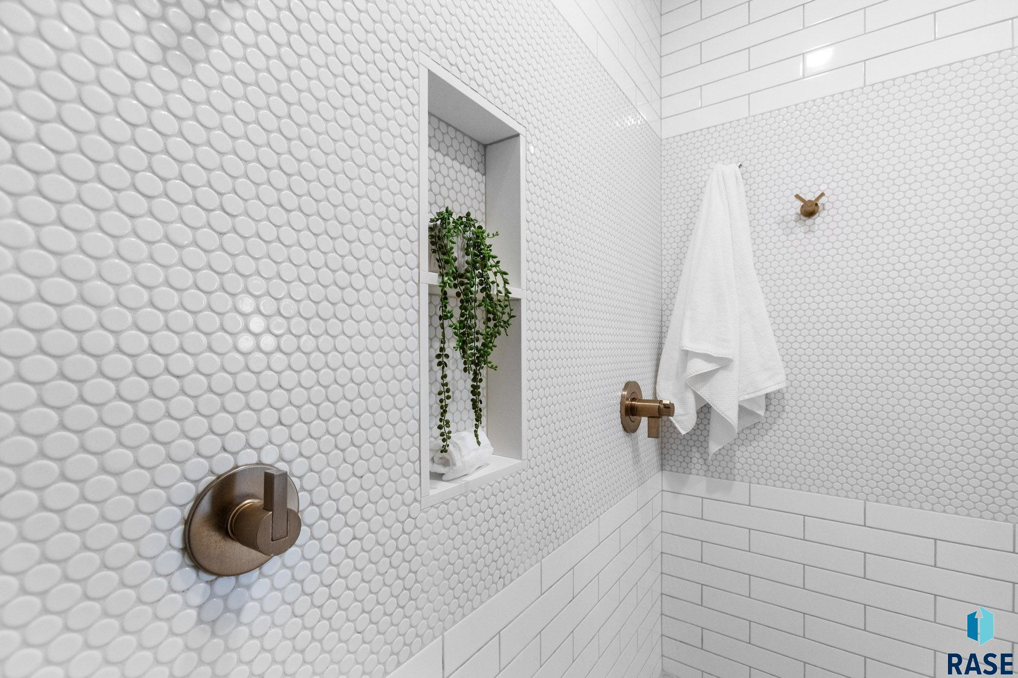 Sioux Falls, South Dakota, 57106, United States, 3 Bedrooms Bedrooms, ,2 BathroomsBathrooms,Residential,For Sale,1986319