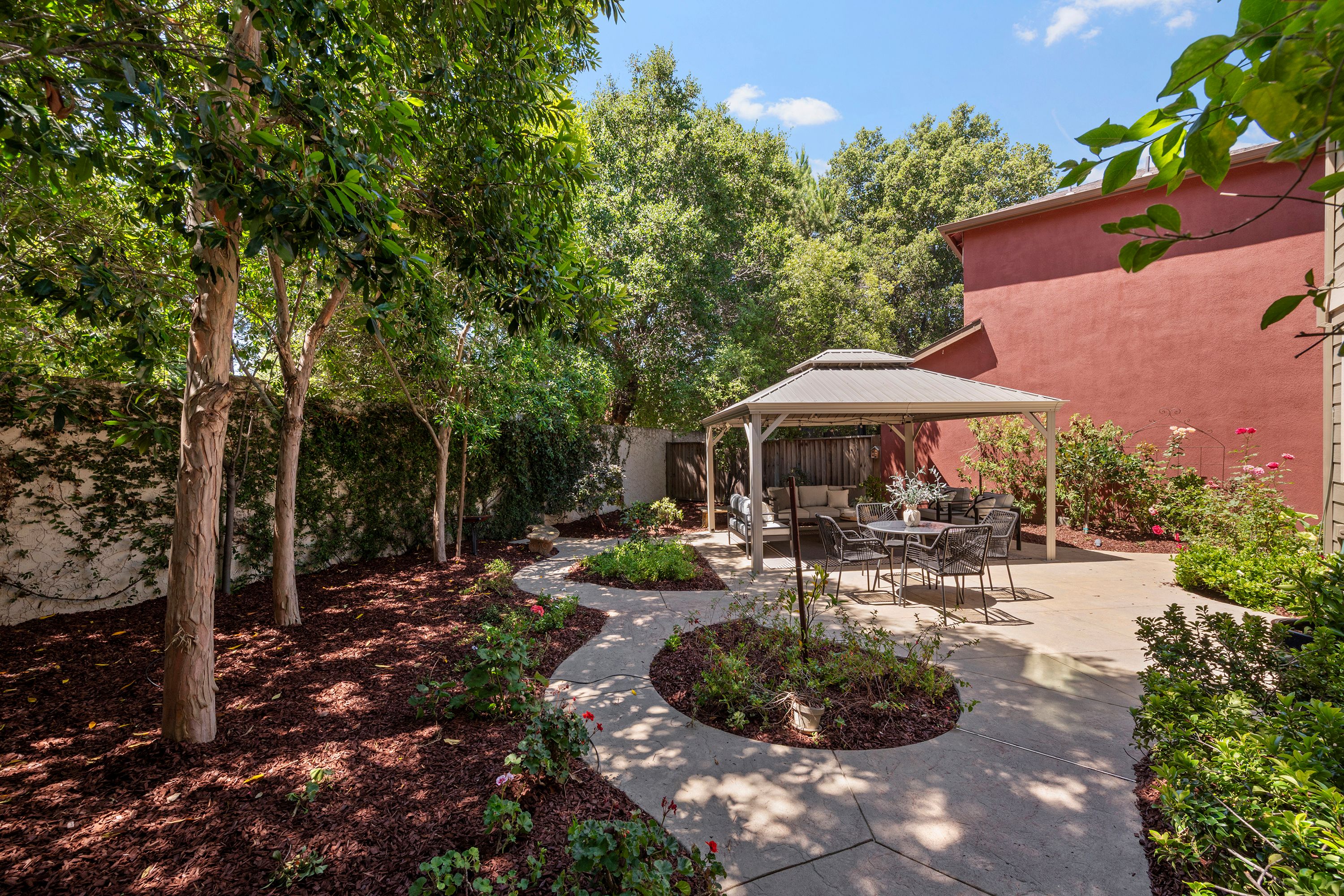  Bright, Stylish Living Near Downtown Los Gatos - 物件實景