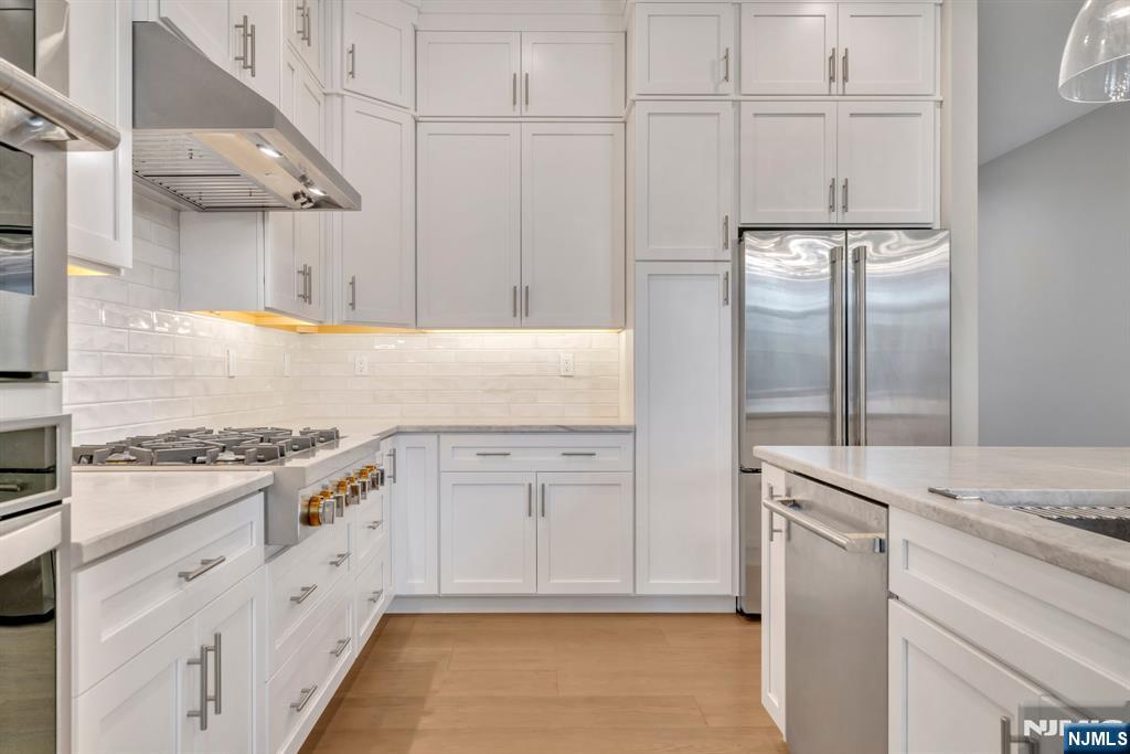 River Vale, New Jersey, 07675, United States, 3 Bedrooms Bedrooms, ,5 BathroomsBathrooms,Residential,For Sale,1906590
