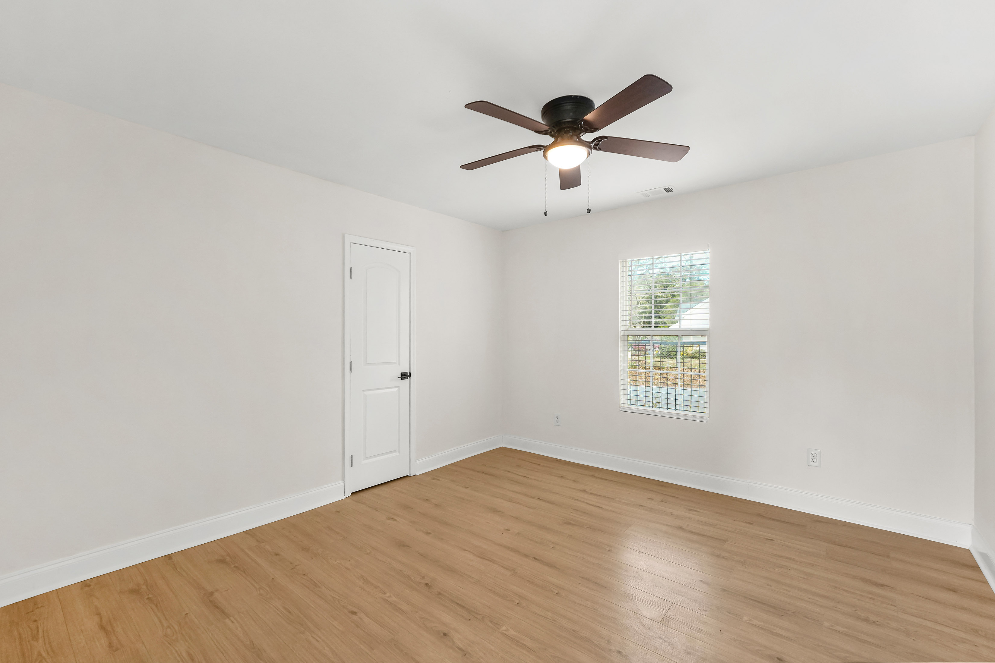  Bright and Beautifully Updated Bungalow in Venetian Hills - 物件實景