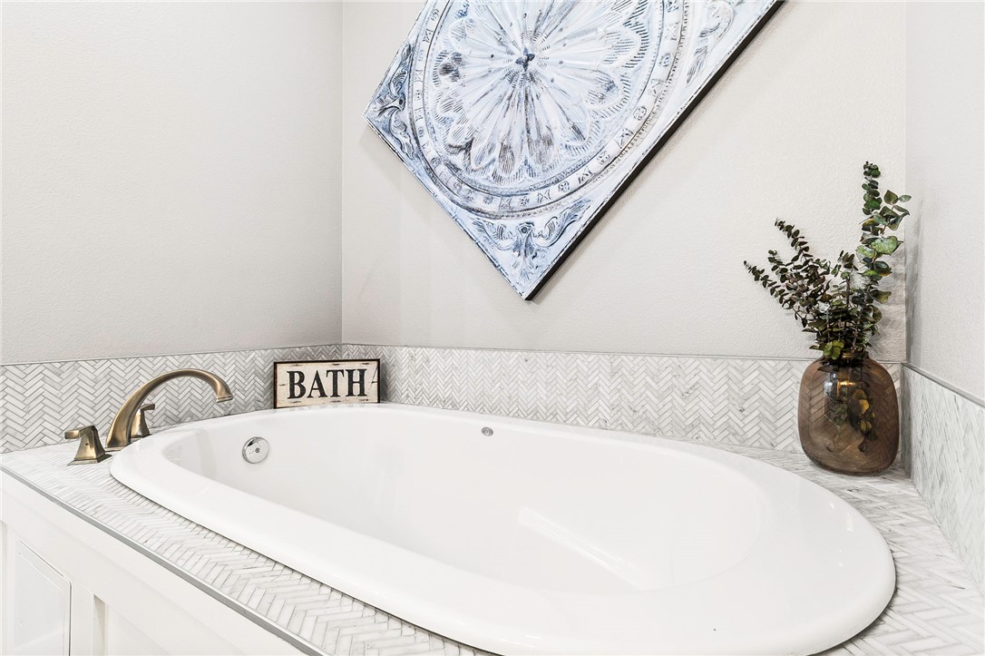 Normangee, Texas, 77871, United States, 3 Bedrooms Bedrooms, ,3 BathroomsBathrooms,Residential,For Sale,1981852