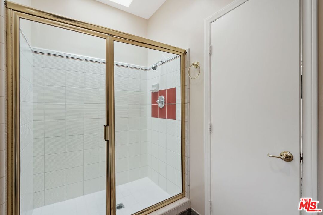 Los Angeles, California, 90024, United States, 2 Bedrooms Bedrooms, ,2 BathroomsBathrooms,Residential,For Sale,1876383
