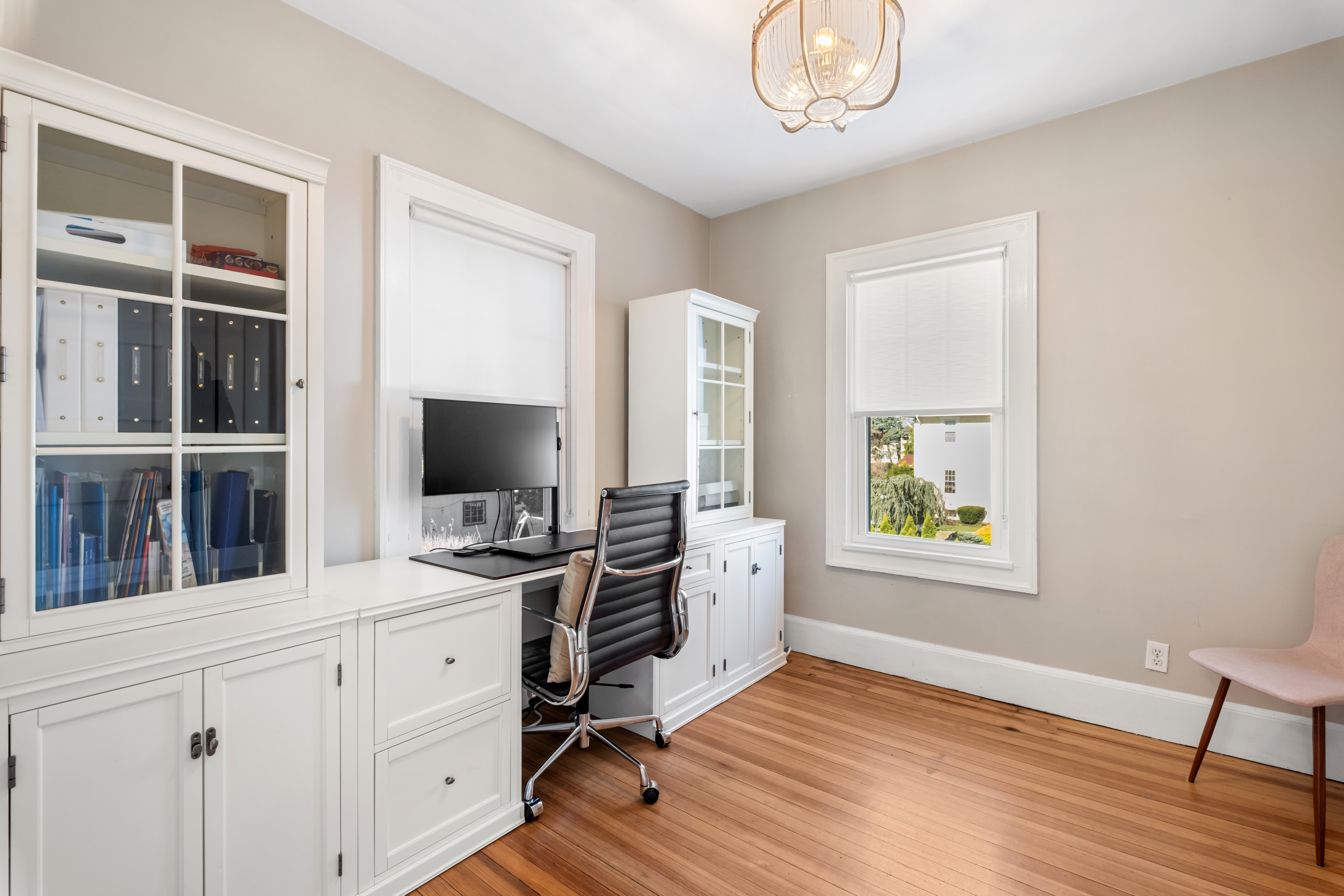  a gracious, fully-updated home where  every detail has been considered. - 物件實景