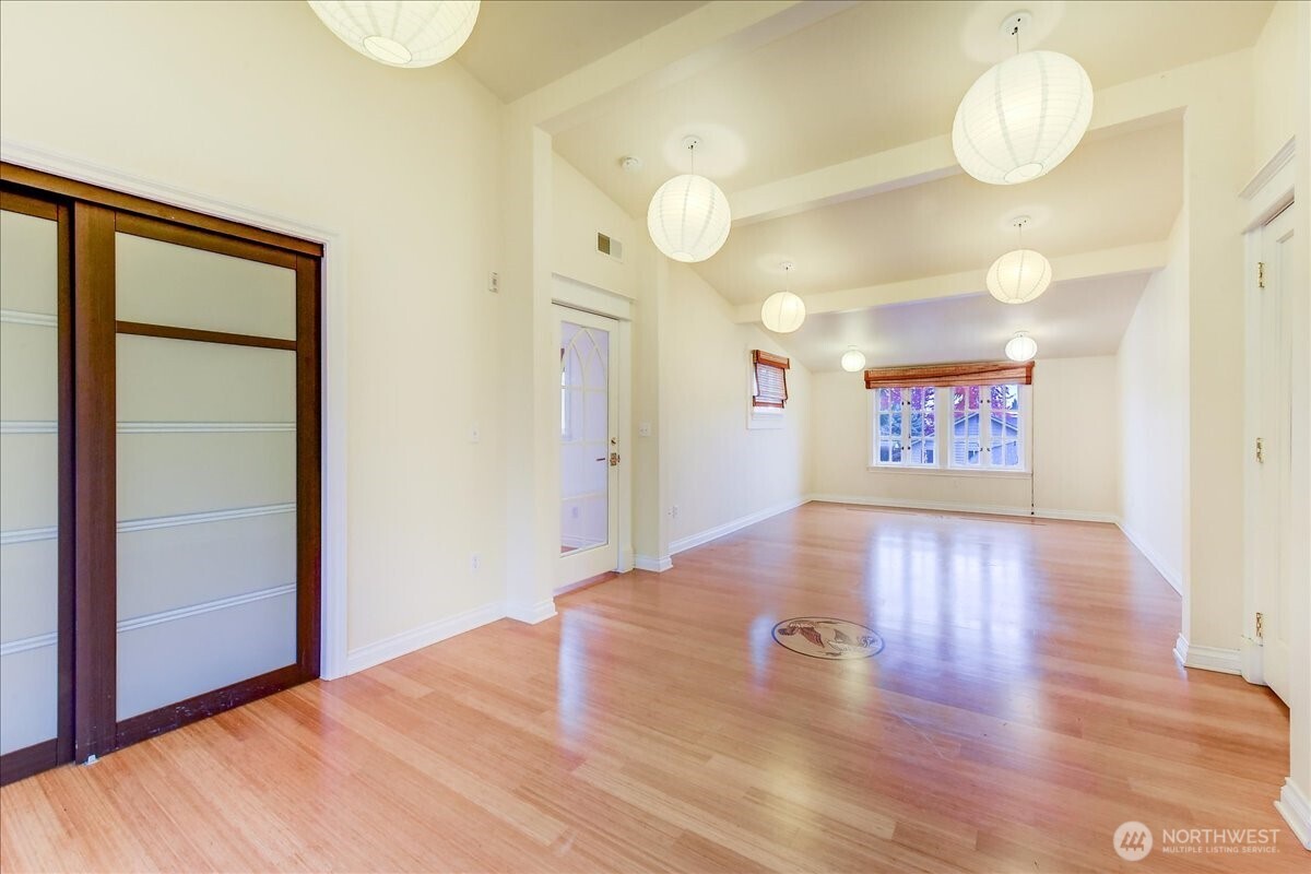 Sumner, Washington, 98390, United States, 4 Bedrooms Bedrooms, ,3 BathroomsBathrooms,Residential,For Sale,1992043