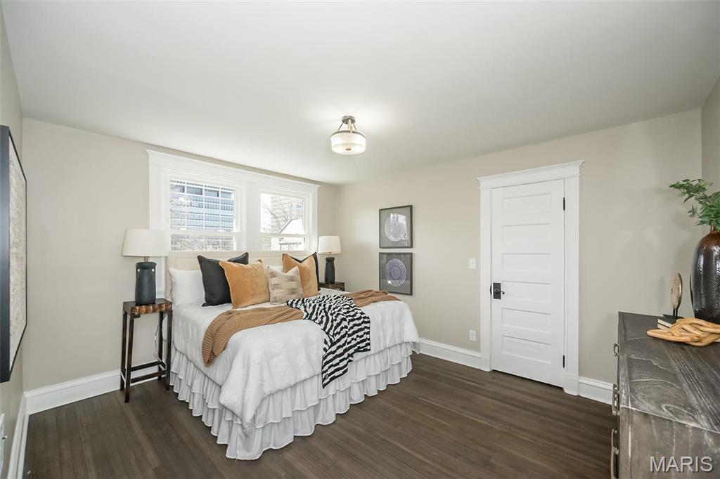 St Louis, Missouri, 63105, United States, 4 Bedrooms Bedrooms, ,4 BathroomsBathrooms,Residential,For Sale,1901233