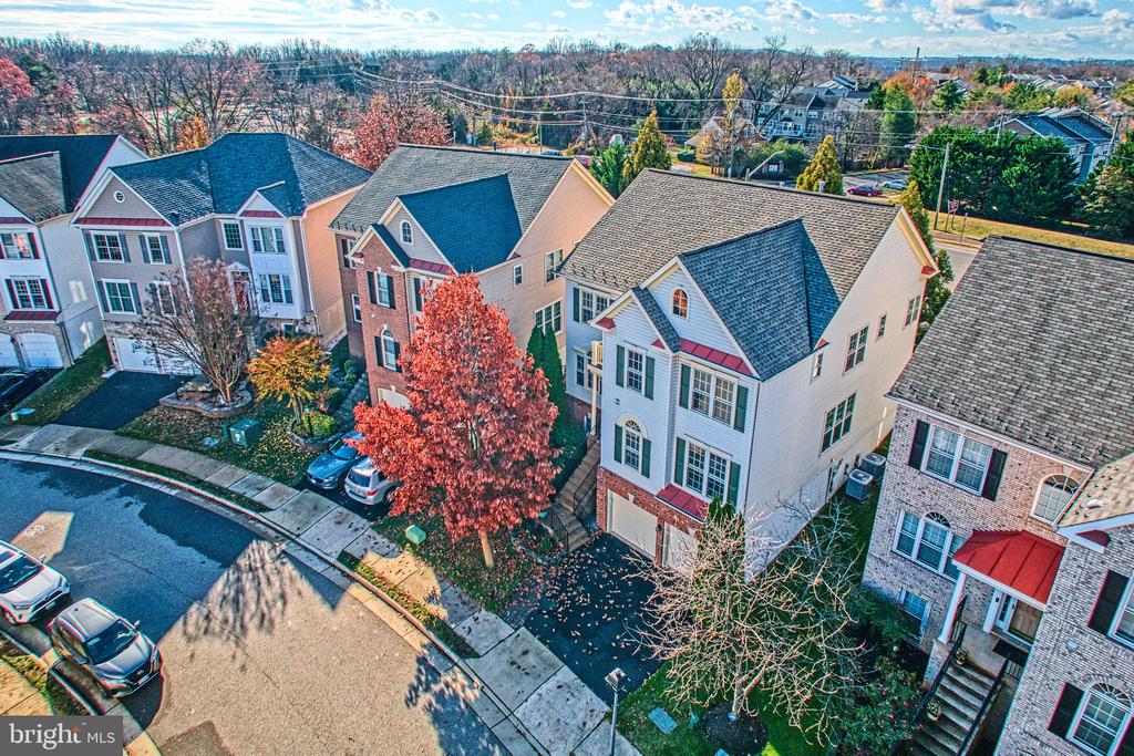 Lorton, Virginia, 22079, United States, 5 Bedrooms Bedrooms, ,4 BathroomsBathrooms,Residential,For Sale,2001485