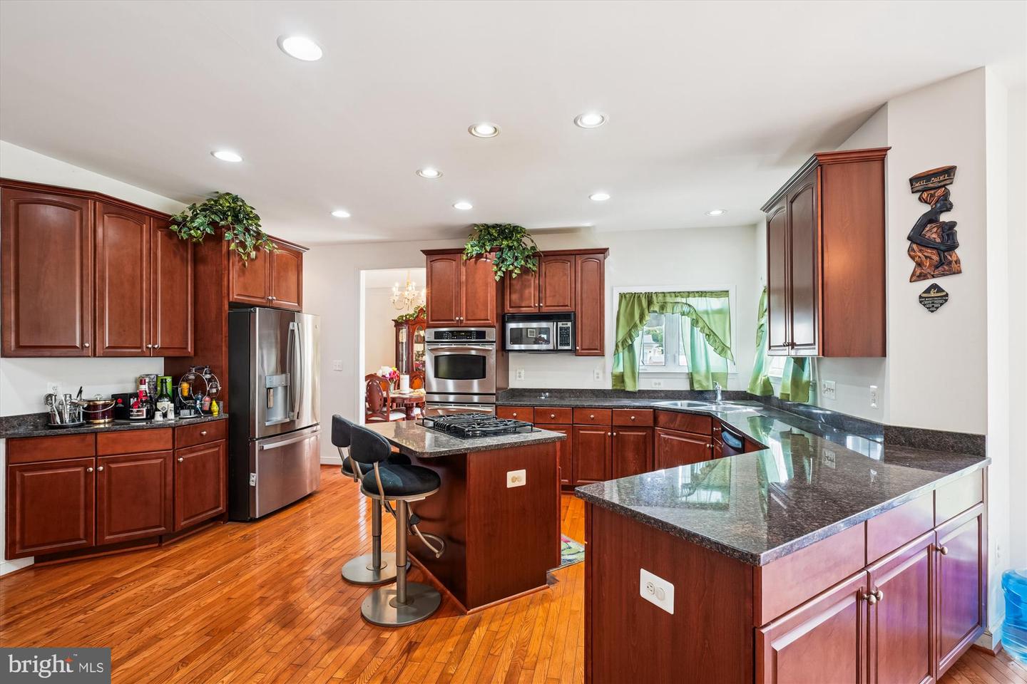 Woodbridge, Virginia, 22193, United States, 4 Bedrooms Bedrooms, ,5 BathroomsBathrooms,Residential,For Sale,1950998