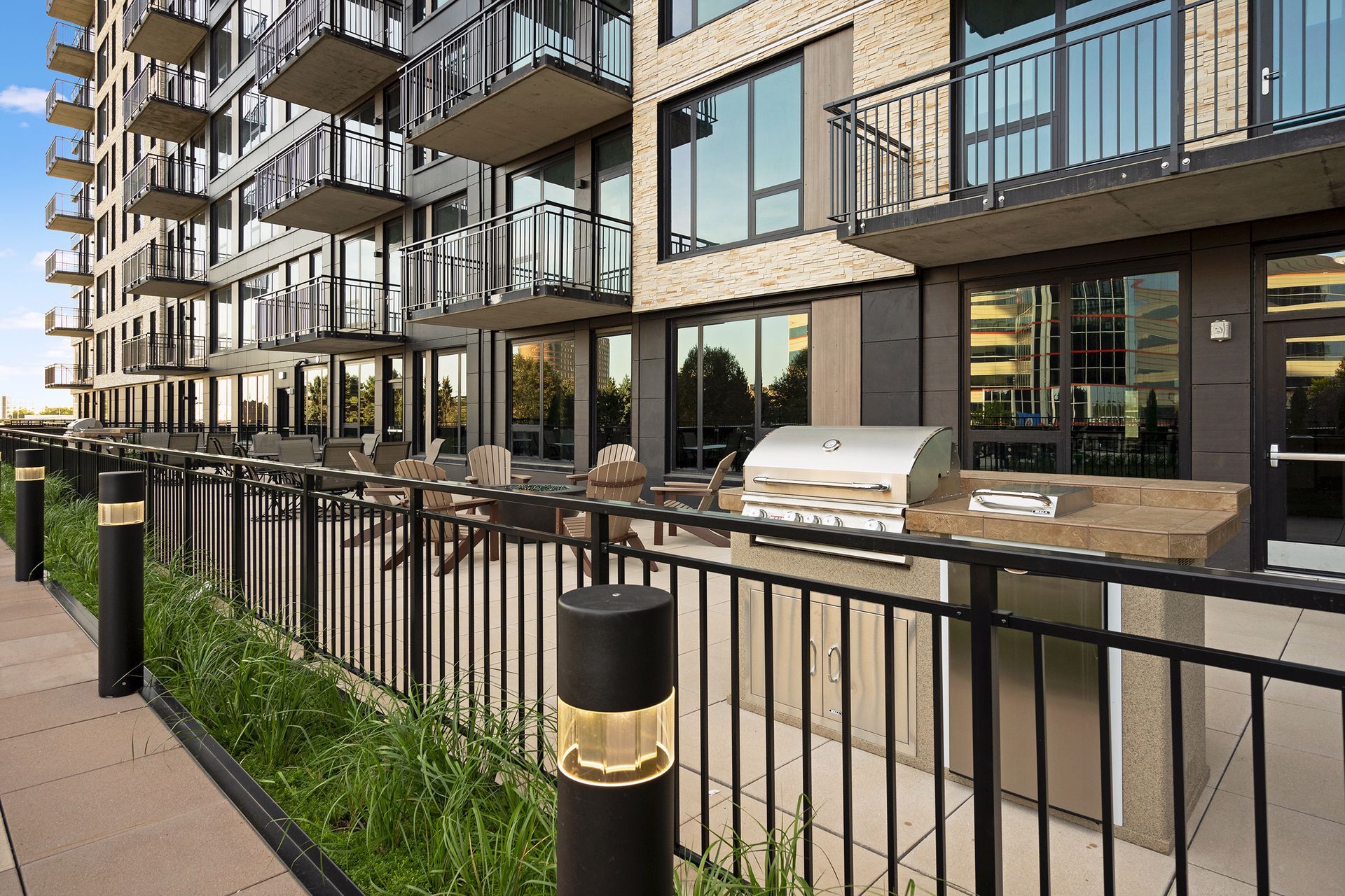 Sophisticated Legacy Condo with Sweeping River Views - 物件實景